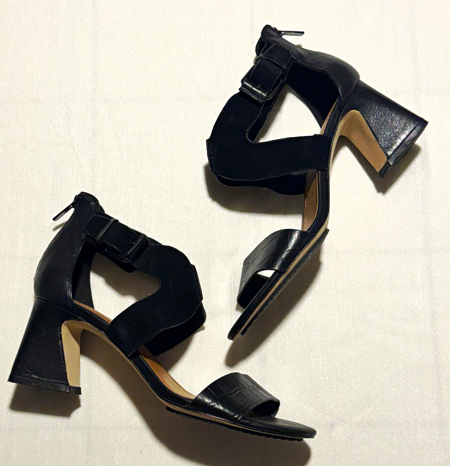Donald Pliner Women’s Black Leather Strappy Ankle Strap Block Heel 9.5 M