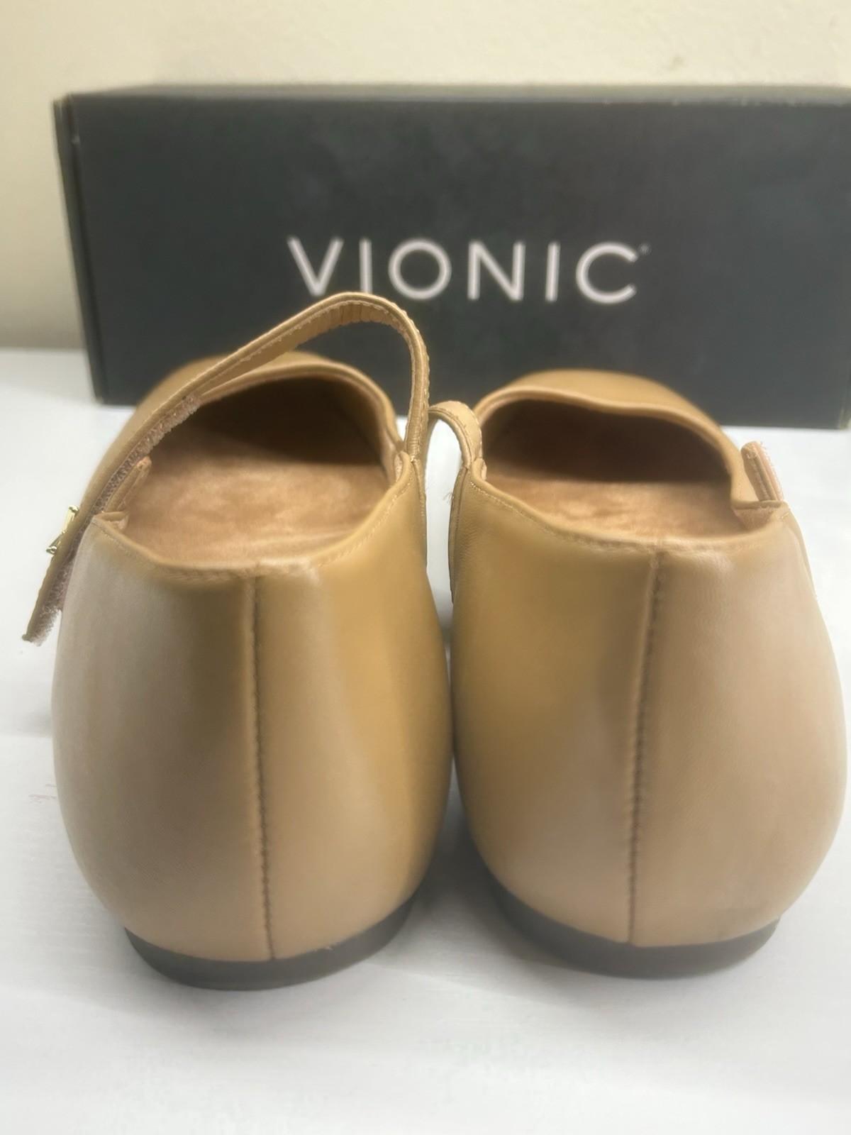Vionic Alameda Camel Tan Leather Size 8 Used