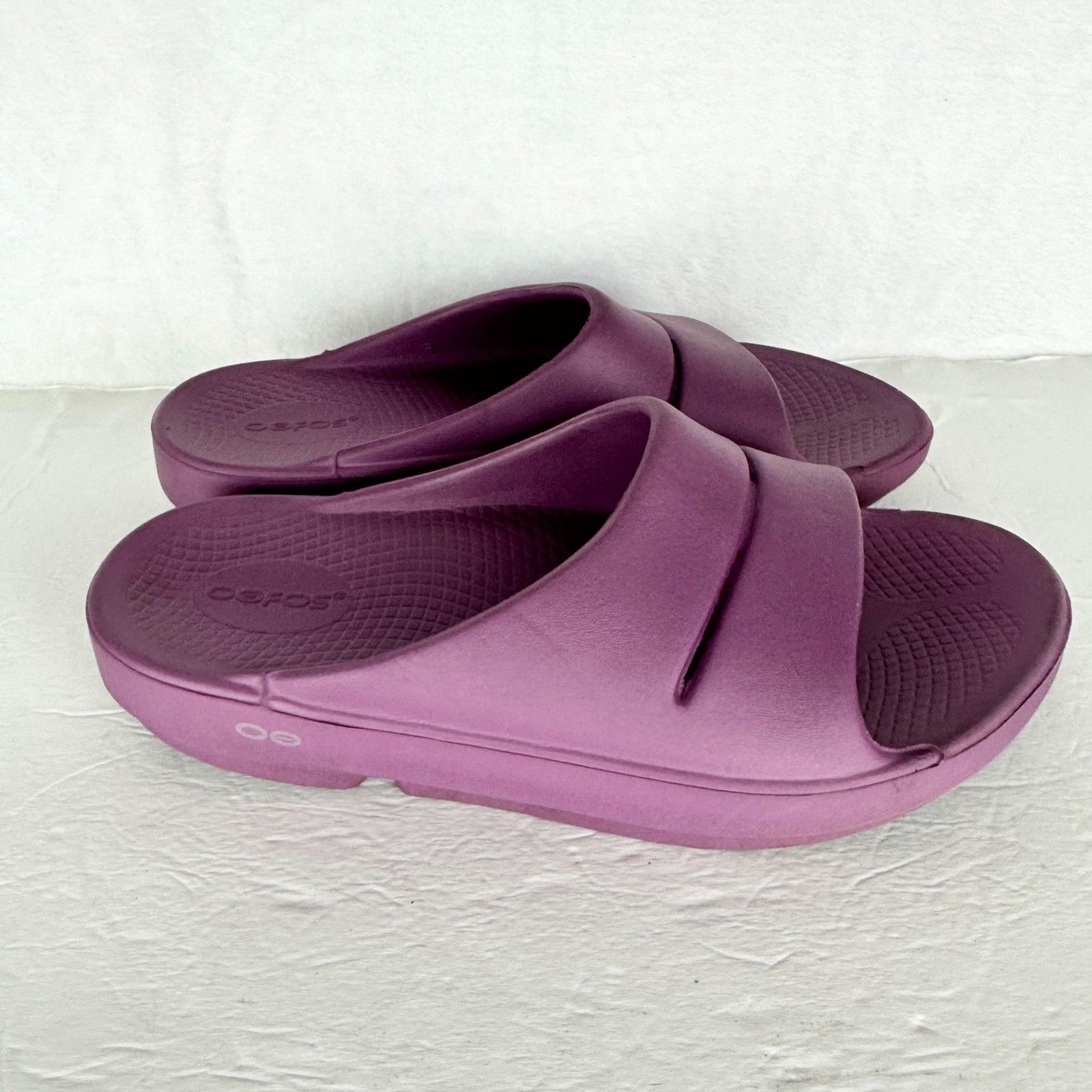 OOFOS Womens OOahh Slide Sandal Size 9 Plum Purple Recovery Comfort