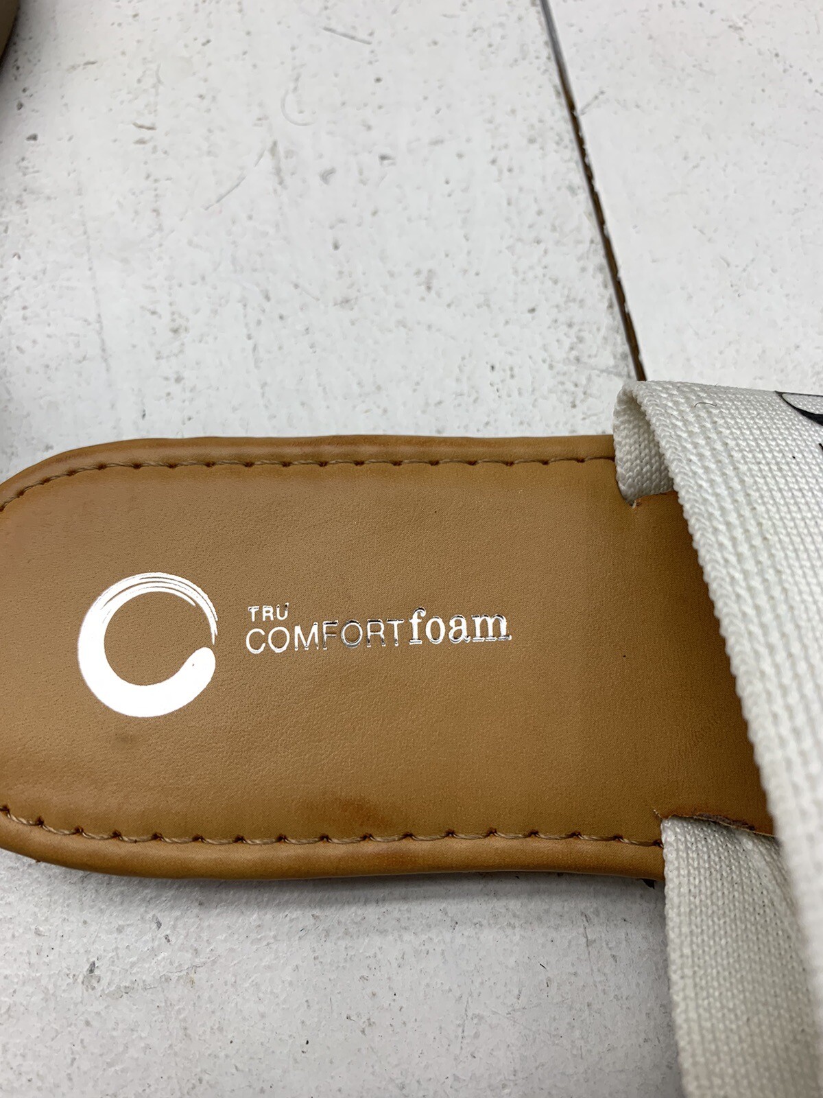 Tru Comfort foam Womens Brown White Strappy Sandals Size 6