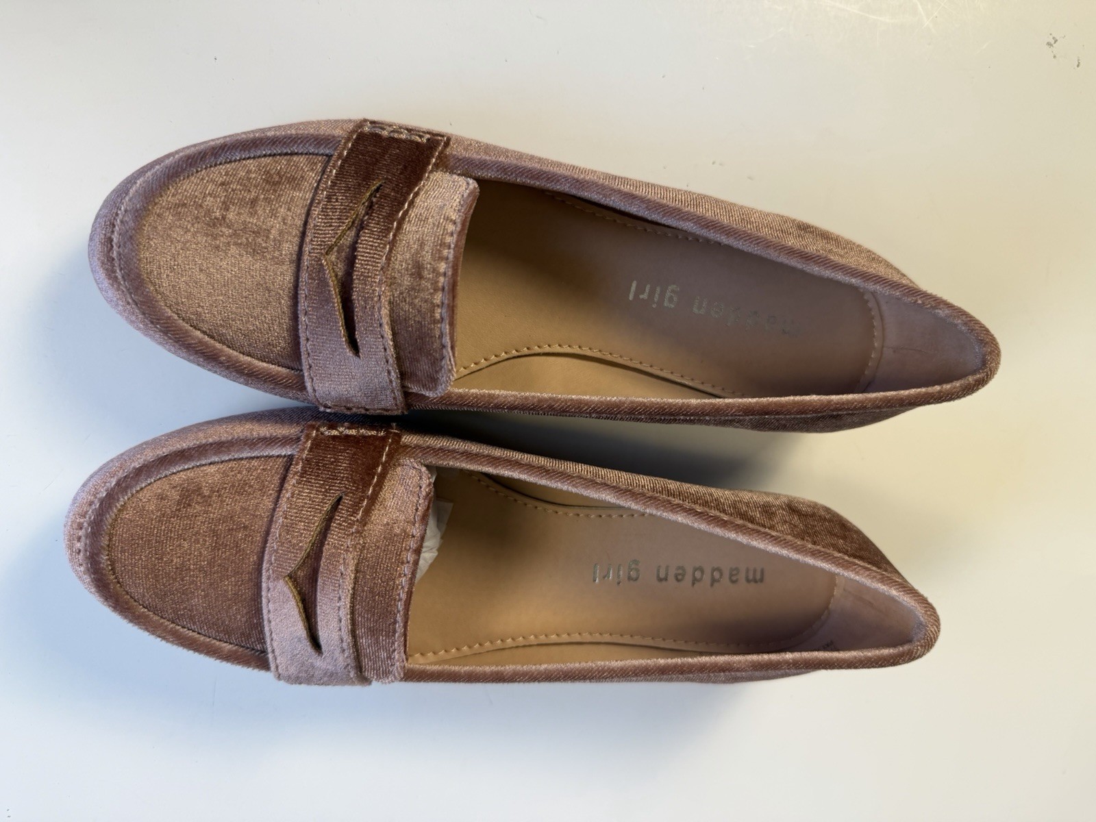 Madden Girl Women’s Carmello Flats Blush Velvet Suede Slip on Loafer Size 6 M