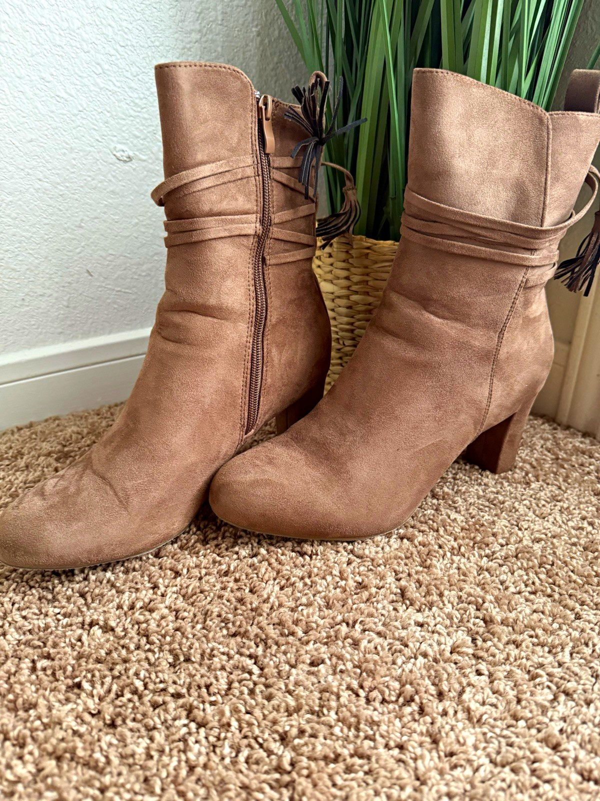 Journee Collection Women’s Taupe Faux Suede Ankle Bootie Round Toe Zip Tassel 9M