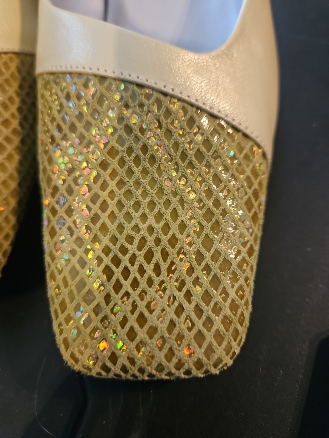 Bellini Embossed Snake Shoes Heels Size 8.5 Gold EUC, NWT