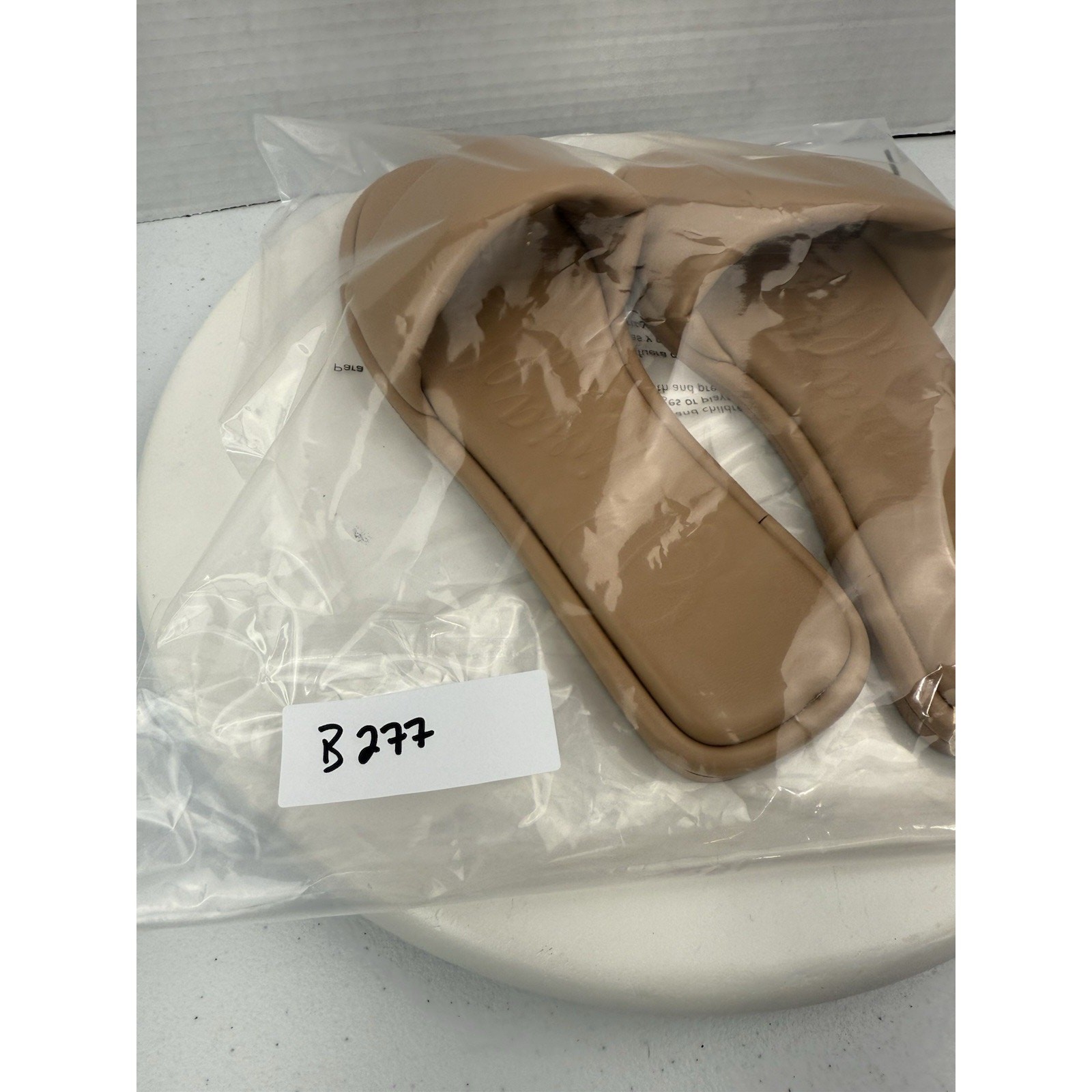 Olivia Miller Power Play Womens Size 8.5 Nude Slip On Slide Sandals Flat Shoes