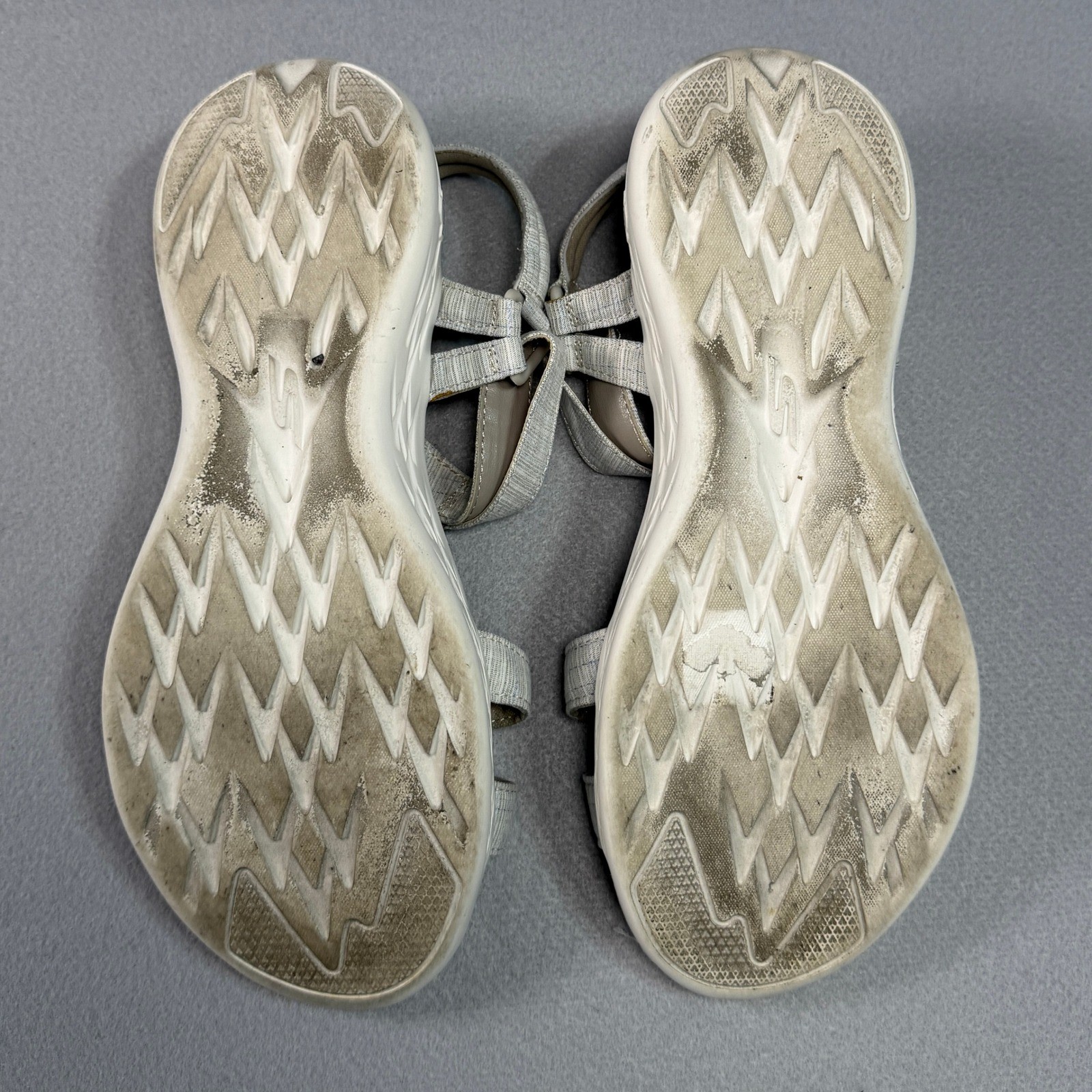 Skechers Womens On-the-GO 600 Goga Mat Strappy Sandals Size 8 Taupe 16182