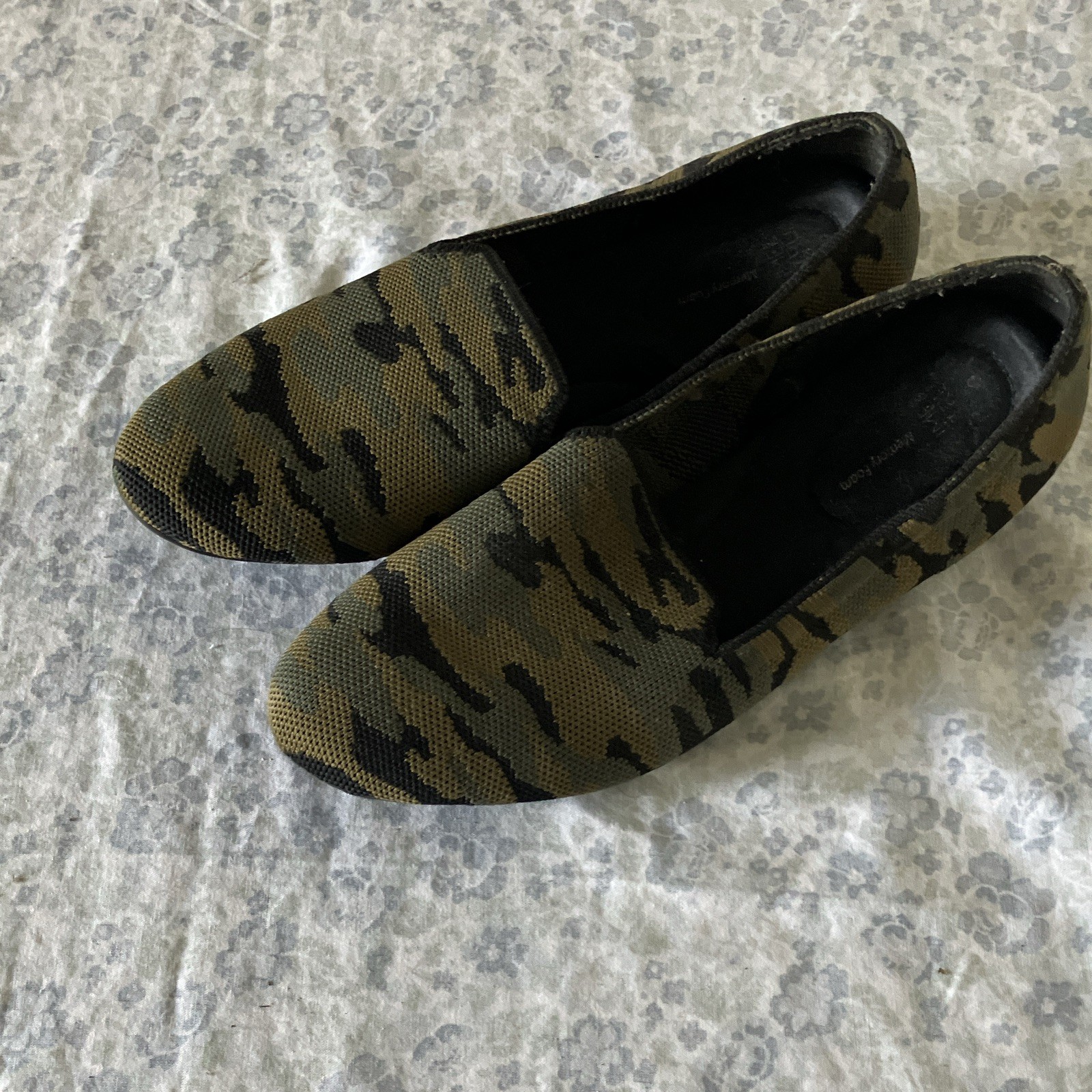 Time and Tru Women’s Camo Slip-On Flats Leather Upper Comfort Round Toe 9