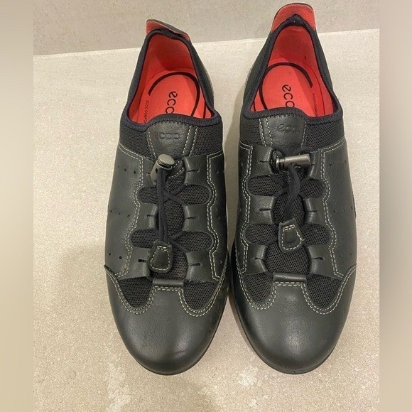 ECCO Bluma Women’s Toggle Black Leather Canvas Comfort Sneakers US 10 10.5 EU 41