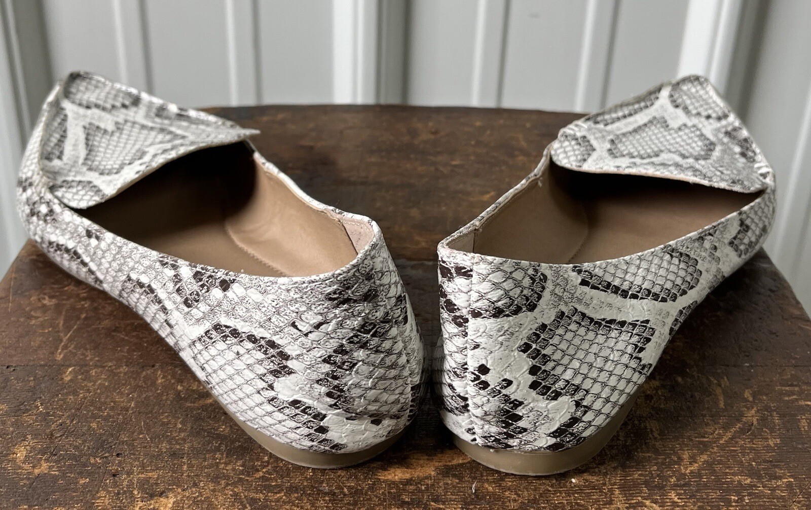 Steve Madden Feather Women’s 7M White Snakeskin PU Upper, Lining, Sock – Slip On