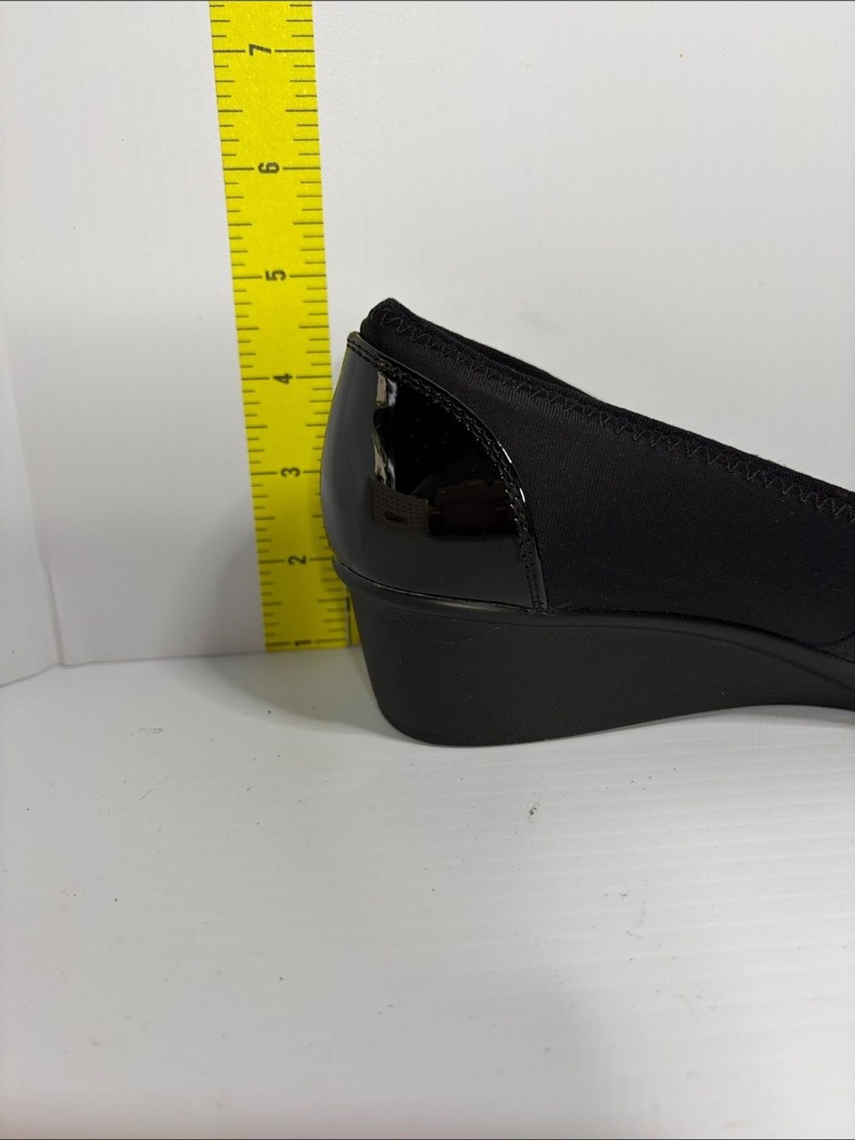 Cliffs by White Mountain Women’s Black Wedge Dress Shoes Patent Trim. Box 27