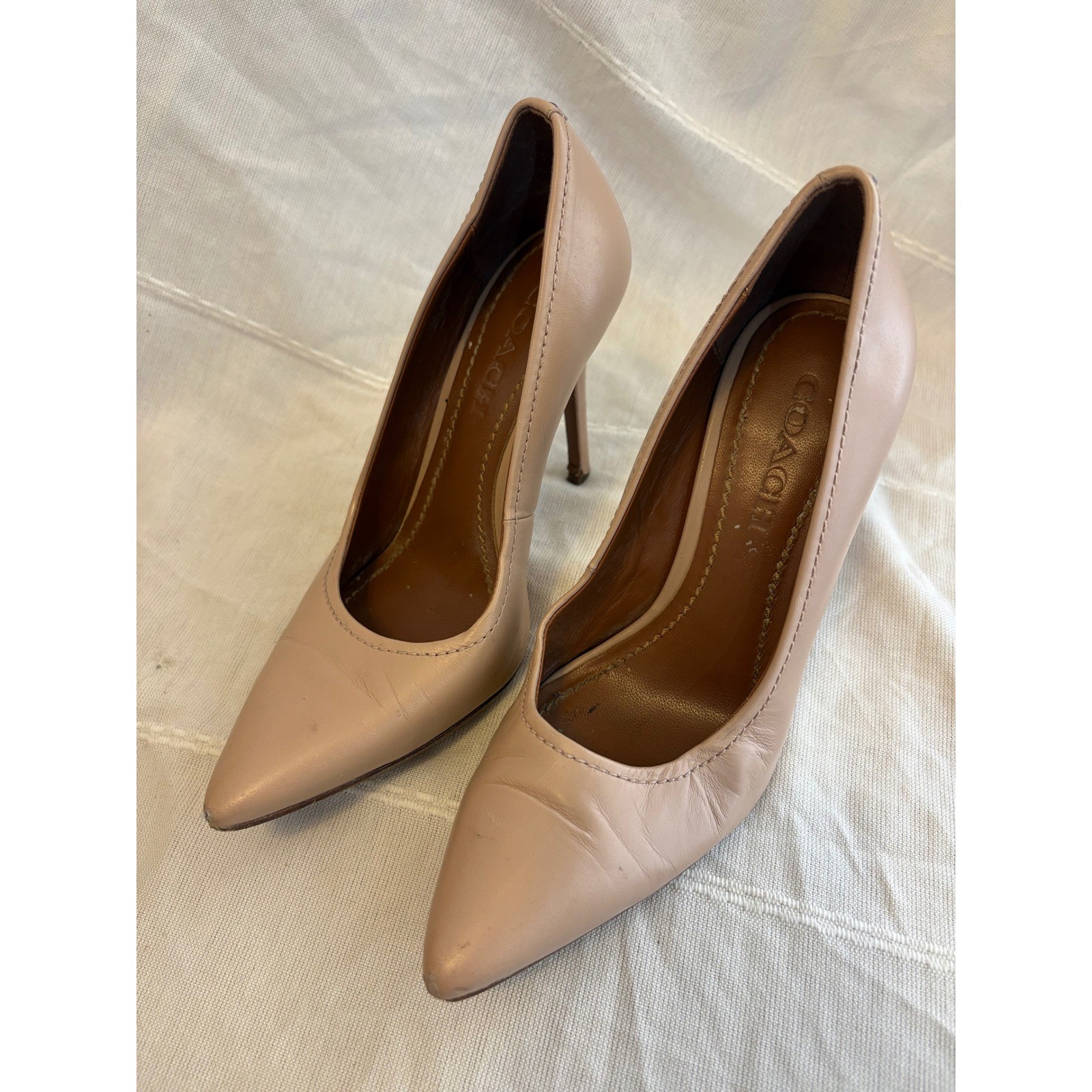 Coach Nude Beige Leather Pointed Toe Pumps Stiletto Heels Womens Size 6