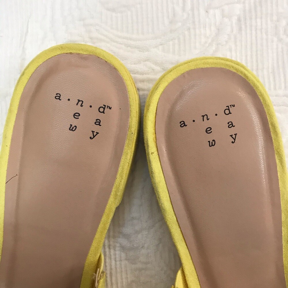 A NEW DAY Yellow Faux Suede Textile Fabric Slip On Slide Sandals 10