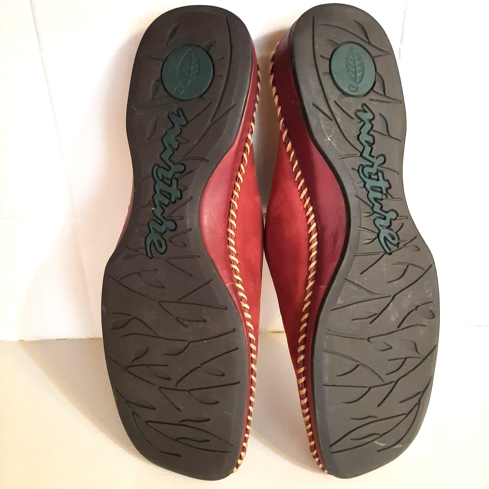 Women’s Nurture by Lamaze Size 8M Burgundy Suede Slip On Mule-«Sophie» Brazil-
