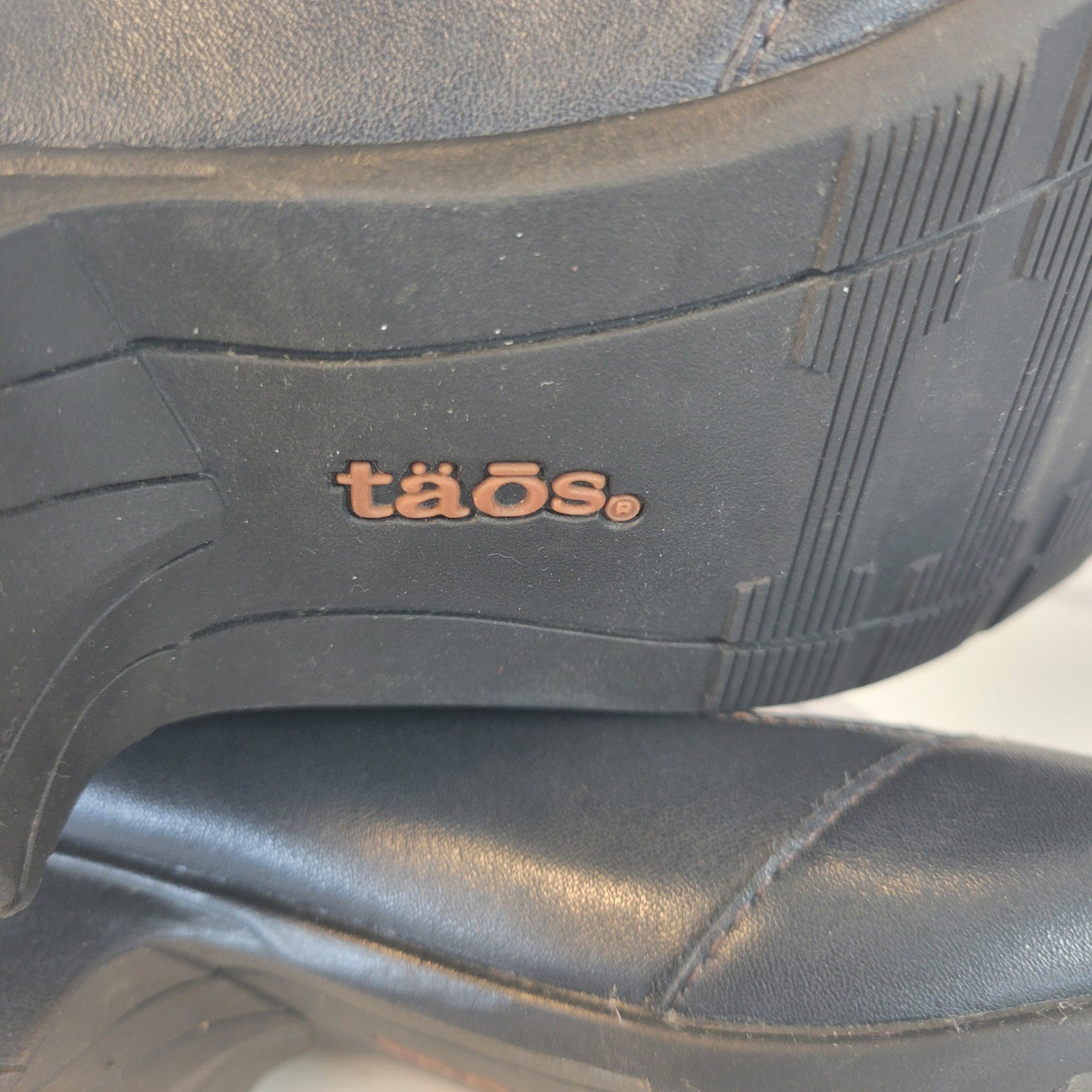 Taos Routine Navy Blue Leather Mary Jane Shoes US 9 Comfort Hook & Eye