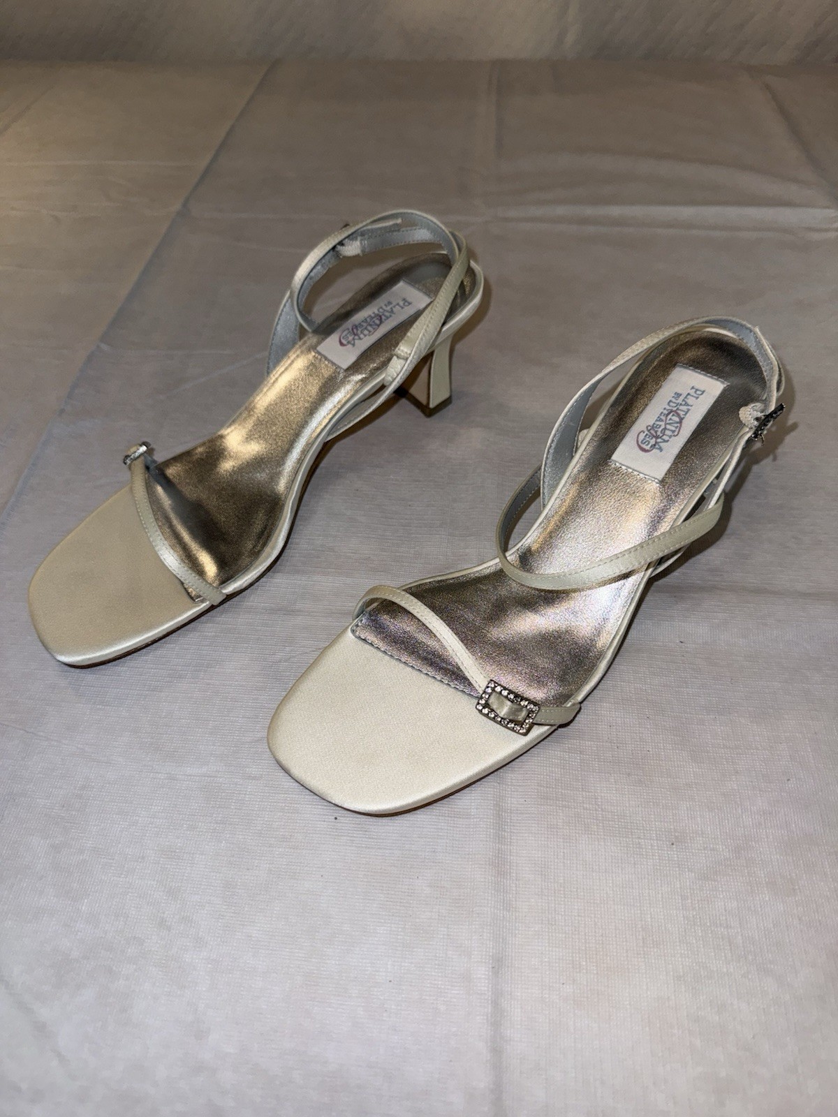 Dyeables Sandals Womens 10 White Silk Satin Platinum Formal Wedding Leather Sole