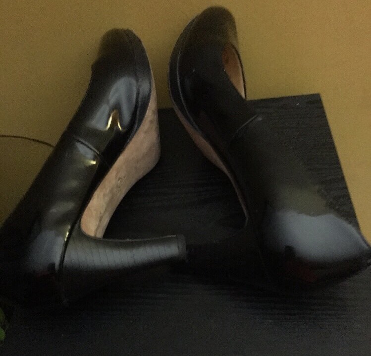 COLE HAAN Black Patent Leather Semi- Round Toe Platform Pumps Sz 7.5B