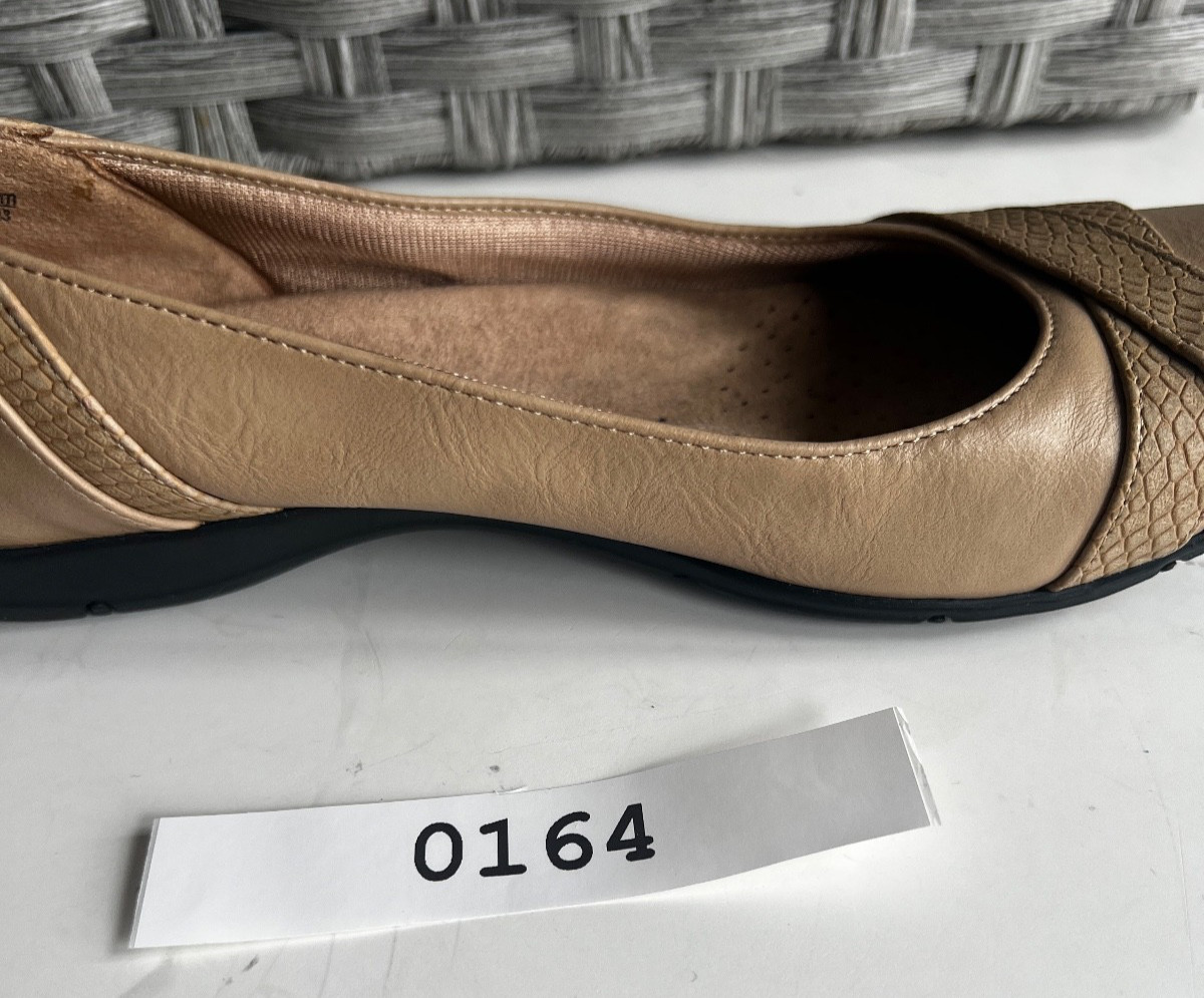 Life Stride Soft System Pull On Shoes Women’s Size 6 M Flats Beige