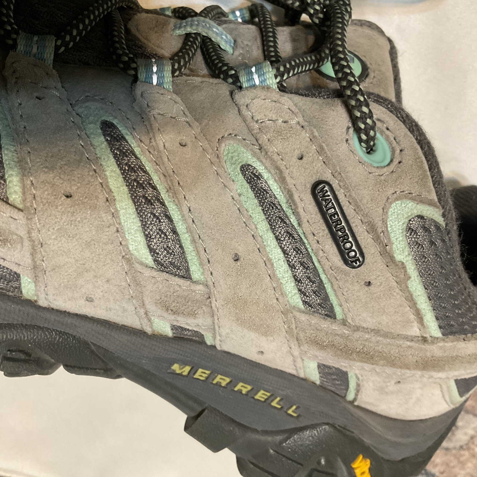 MERRELL WOMENS MOAB 2 WATERPROOF COMFORT HIKING SHOES J06028 Sz 10 Mint Gray