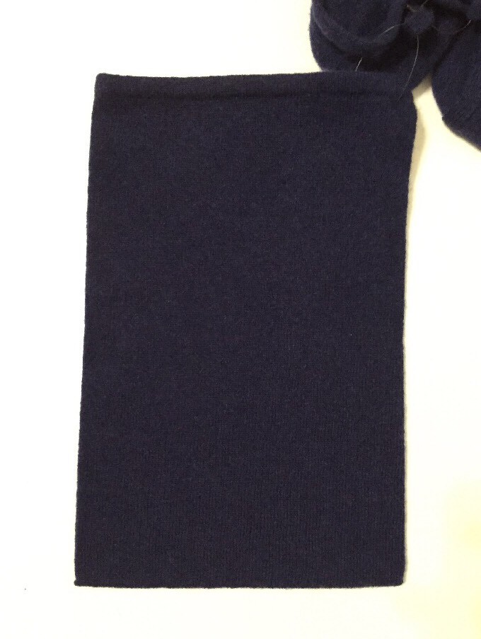 Saks Fifth Ave Womens Navy Cashmere Amenity Travel Kit Slippers Eye Mask Pouch