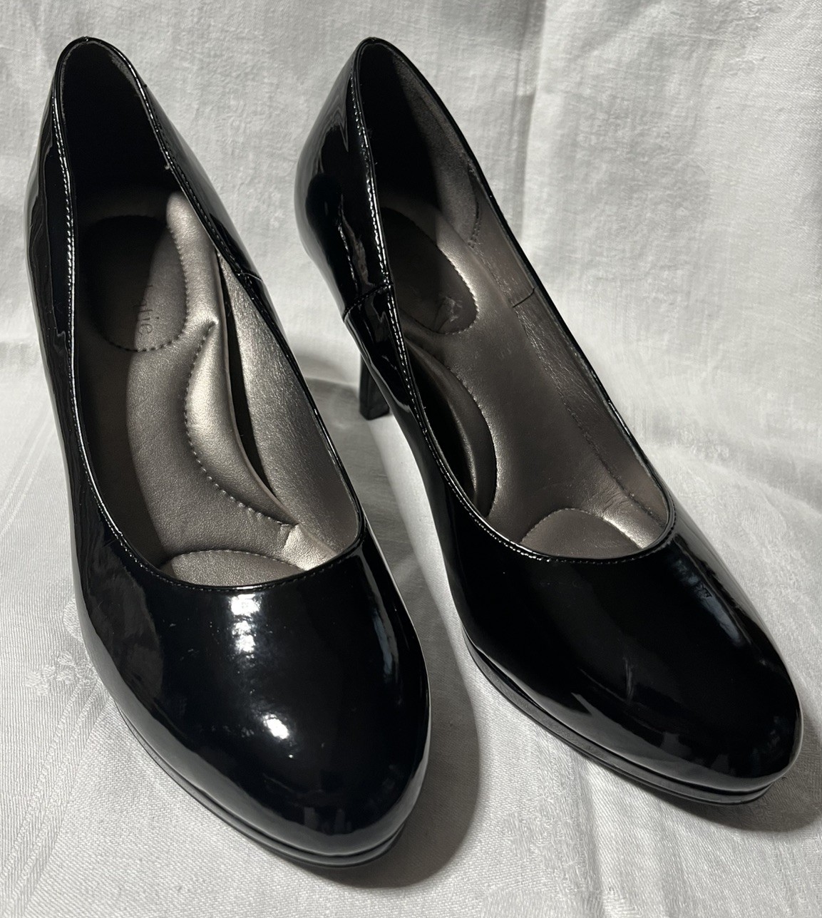 Kelly & Katie Black Patent Pumps Round Toe Cushion Comfort Slip On Shoe Sz 8.5
