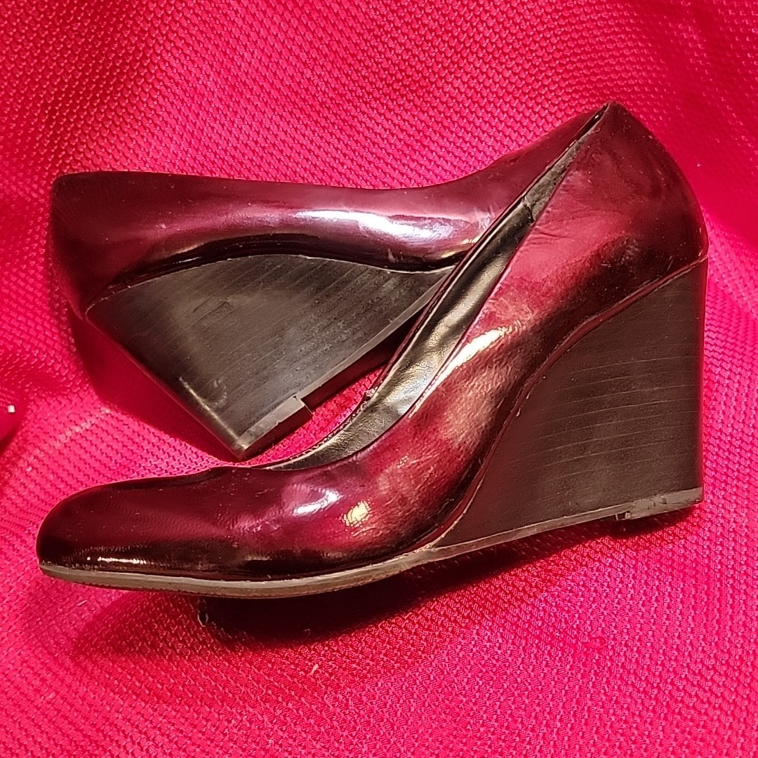 NEIMAN MARCUS Patent WINE / BURGUNDY Wedge Heel SHOES Size 6.5 leather 37 (?) eu