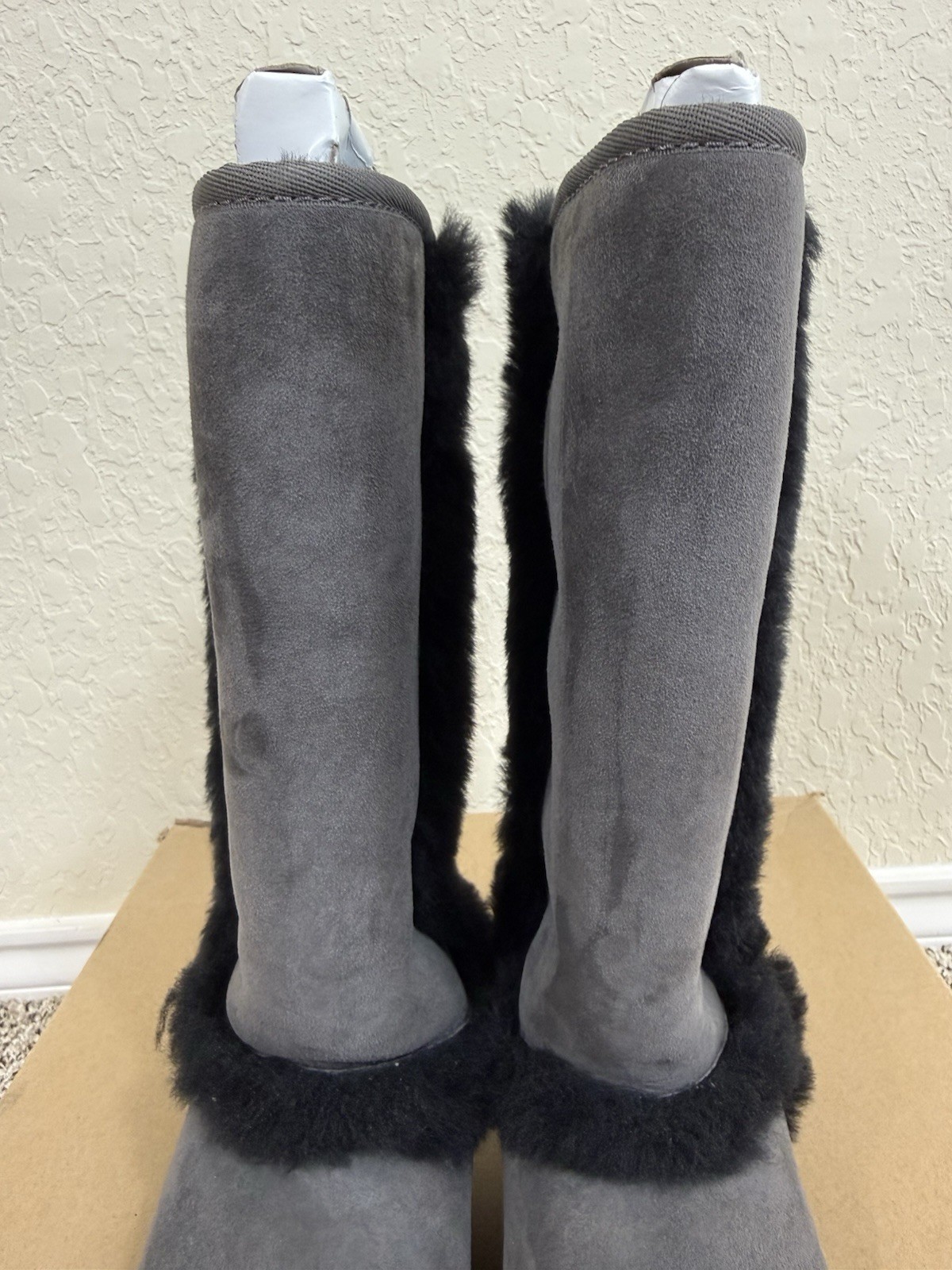 UGG Sunburst Grey Black Tall Shearling Boots Size 5 Winter Rubber Sole Womens
