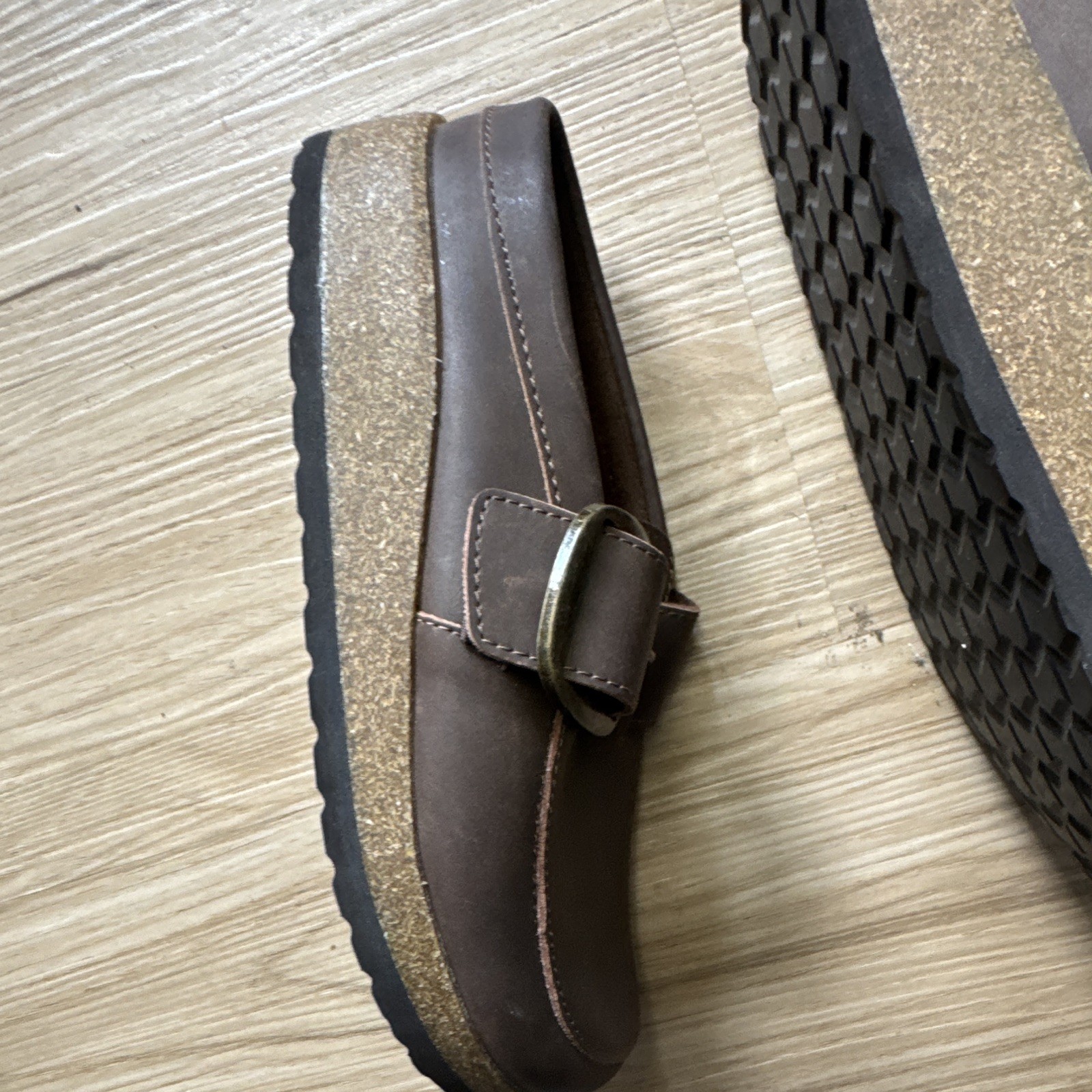 Mountain Sole by White Mountain Brown Leather Buckle Loafer Flats Women 7 M