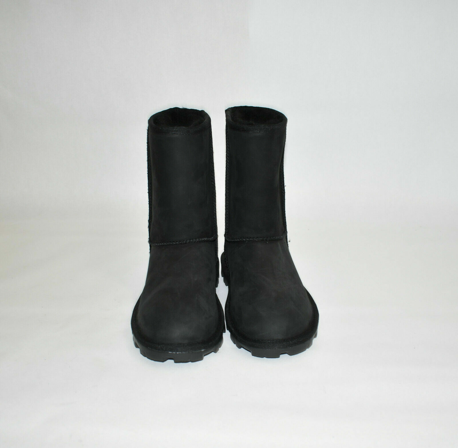 New! UGG Essential Short UGGpure Wool Lined Leather Boot Size 5 1111513