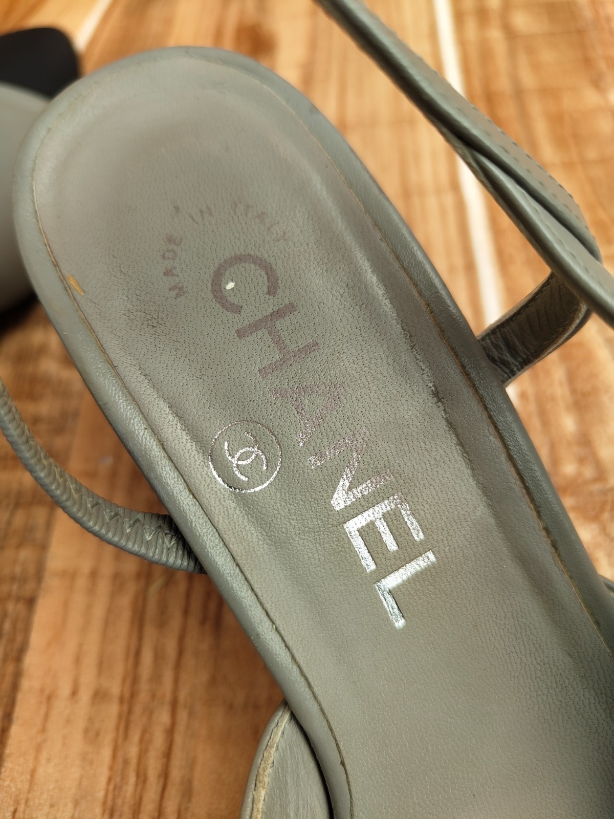 CHANEL Slingback Grosgrain CC Cap-toe Grey Leather Heels EU 36 US 6