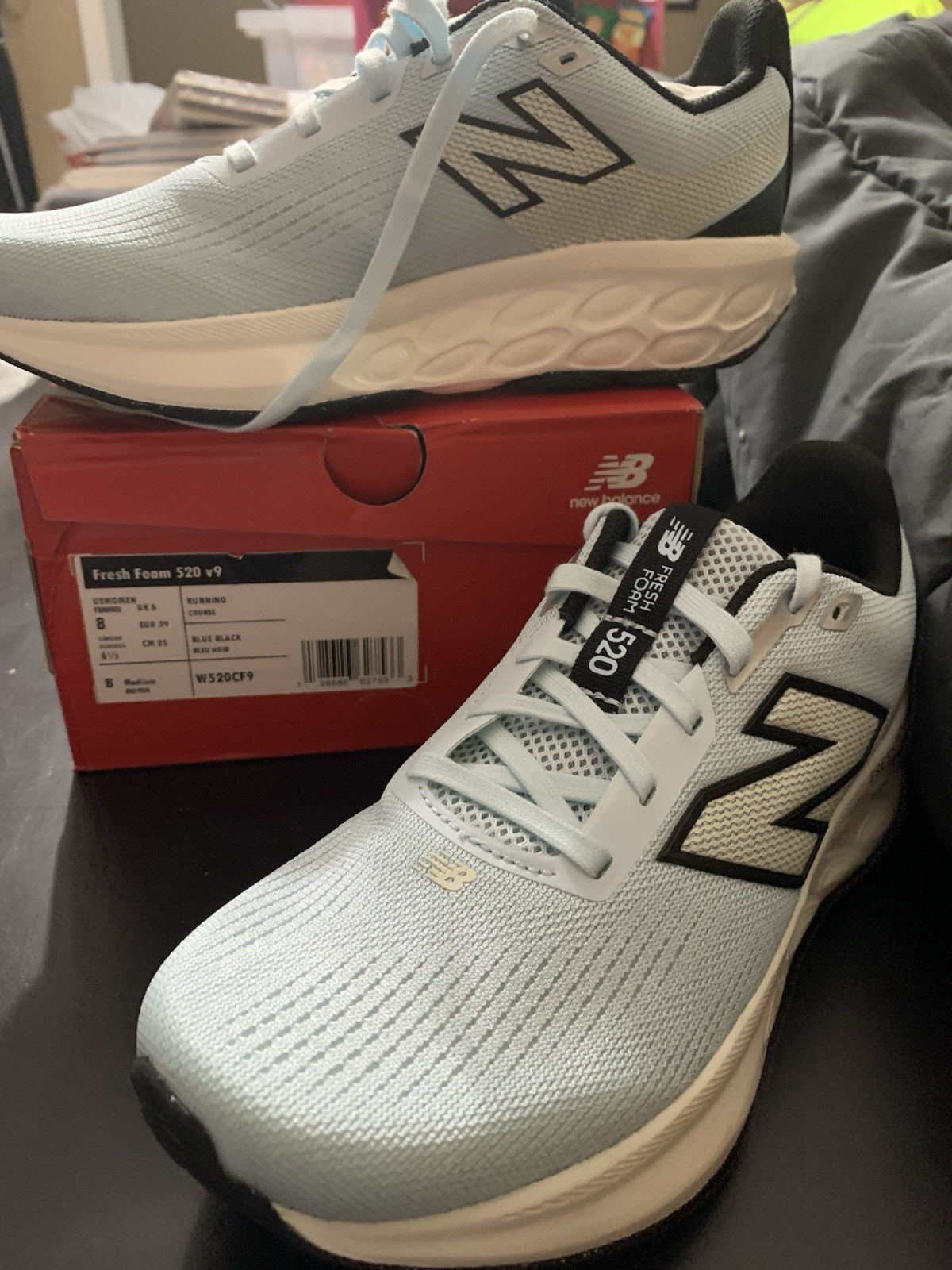 women new balance size 8 520v9 New In Box