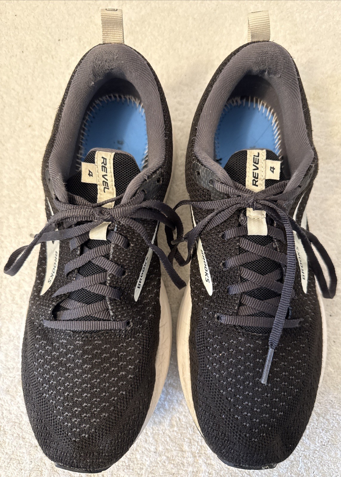 Brooks Womens Revel 4.0 Black/White Sneakers Size 10M 1203371B063