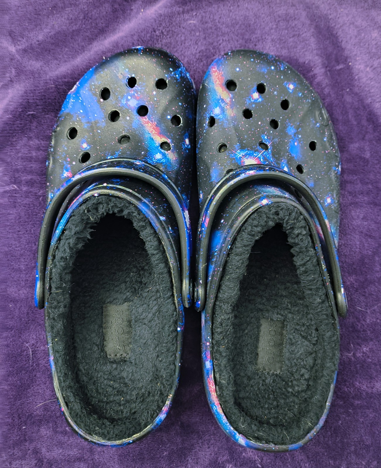 Crocs Lined Galaxy Baya Slip On Clogs Men’s Size 10, Women’s Size 12