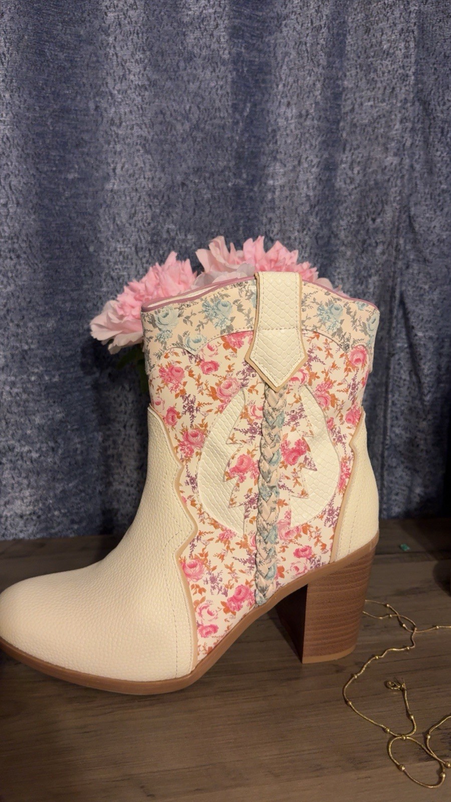 Torrid Ivory Floral Western Ankle Bootie Side Zip Almond Toe WW US 9.5
