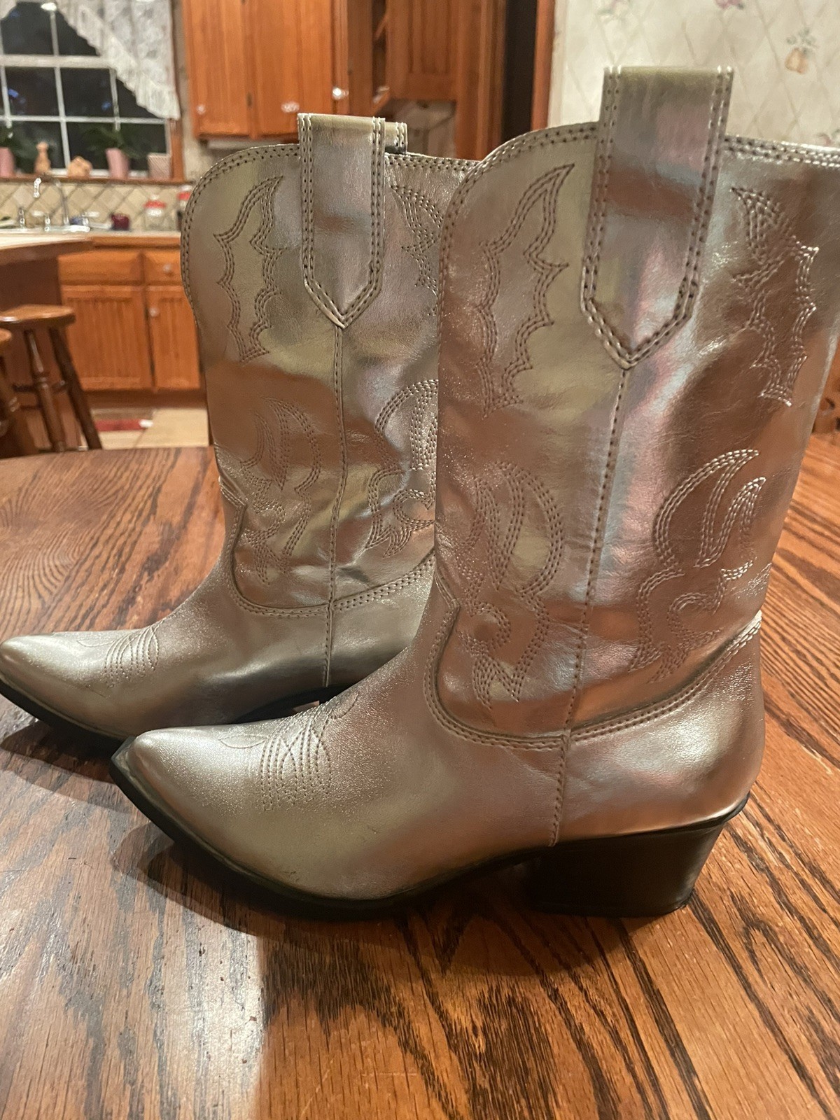 Indigo Road Ladies Silver Cowboy Western Boots SZ 6.5 N W T