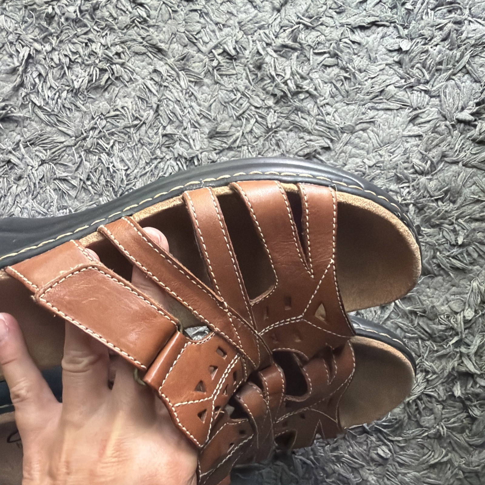 Women’s leather upper CLARKS bendables slides wedge sandals / shoes , size 8 W
