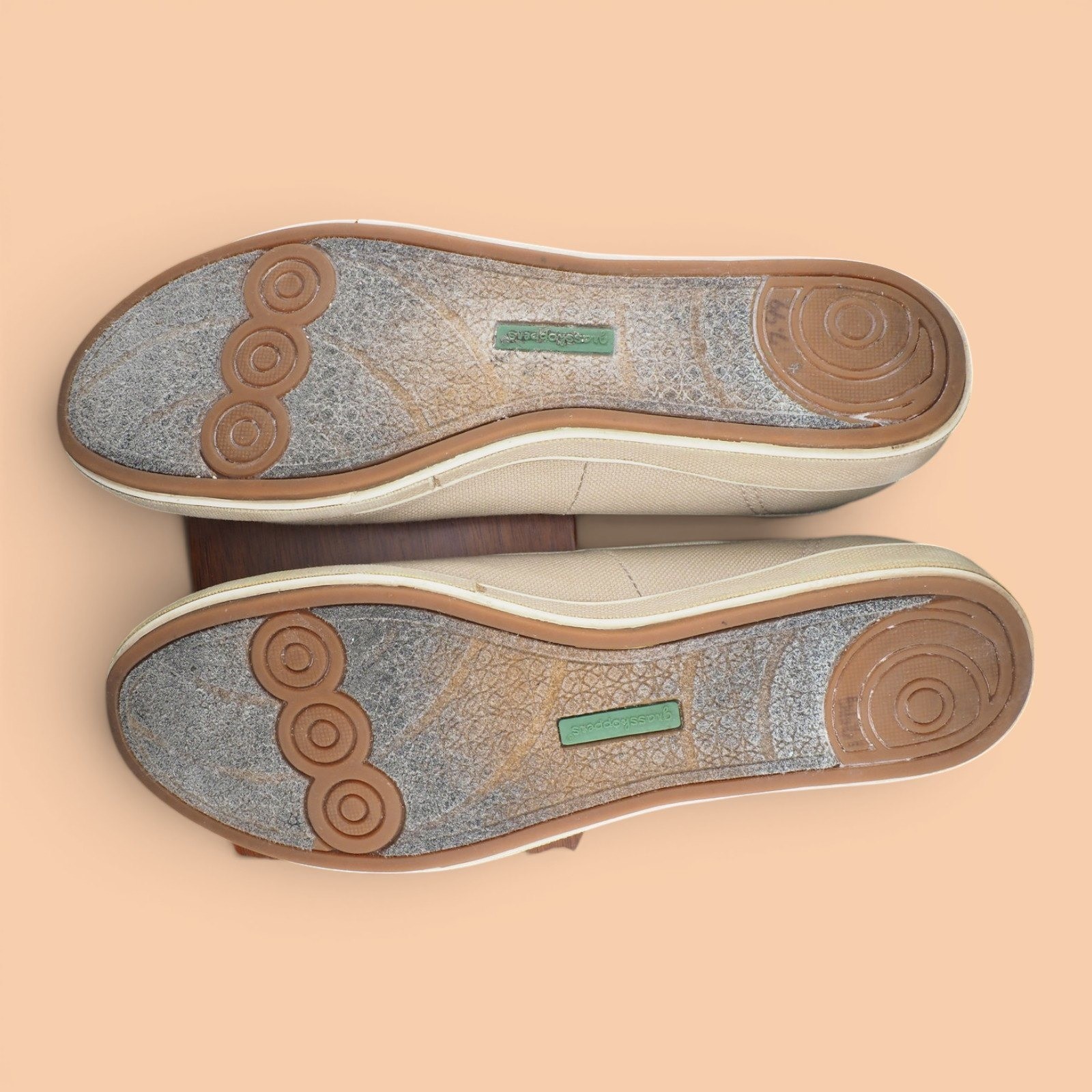 Grasshoppers Womens EF84019 Beige Canvas Slip On Ballet Flats Size 7.5 M