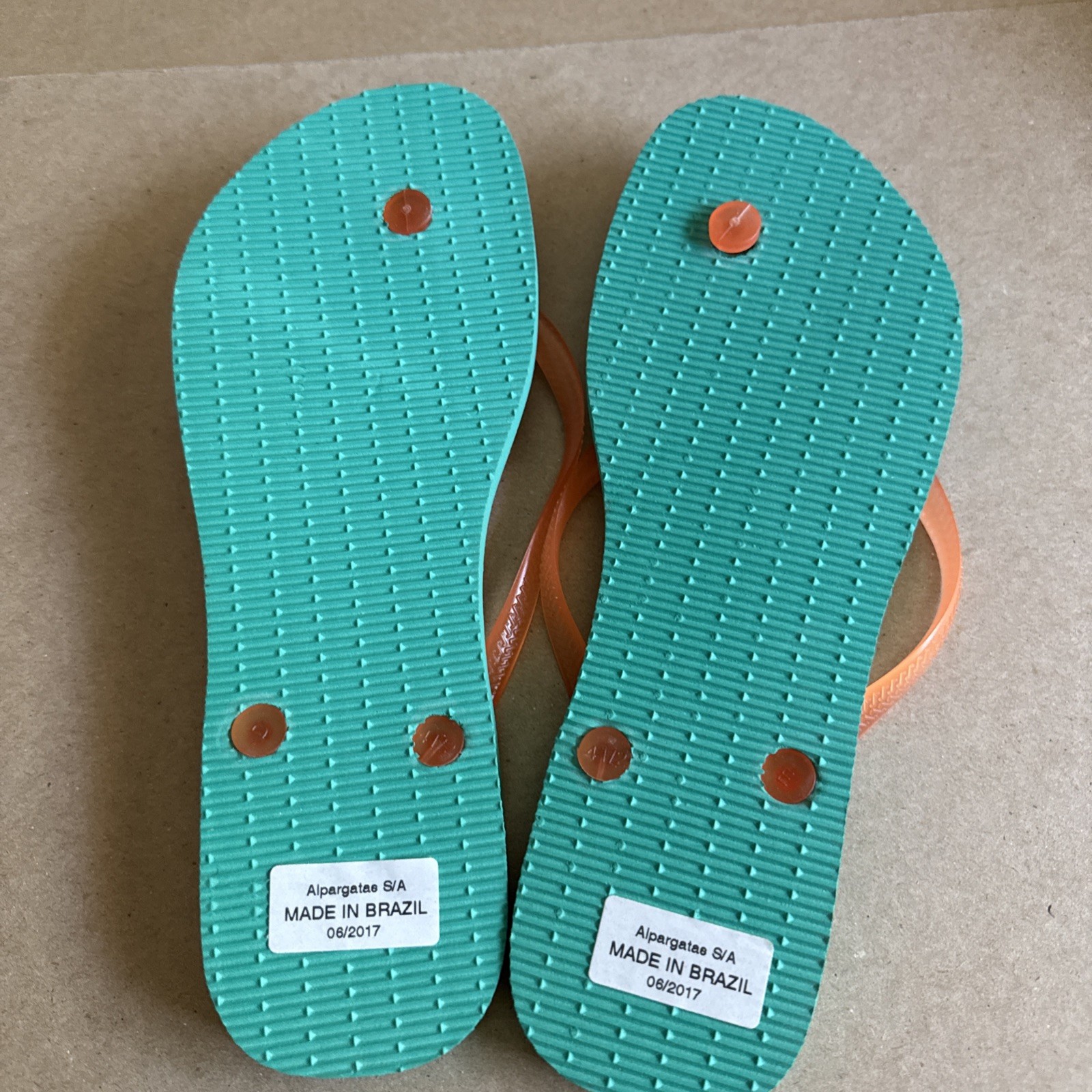 Havaianas Slim Green Pool Party Design with Orange Gel Straps 41/42 – New