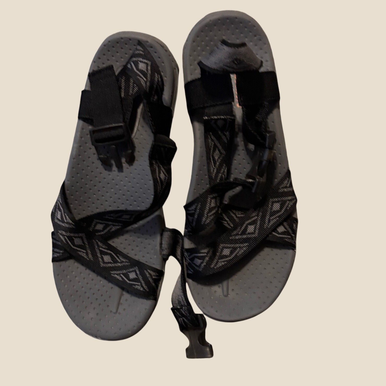 Skechers Sport Sandals Womens 8 Gray Black Geometric Straps Buckle Outdoor