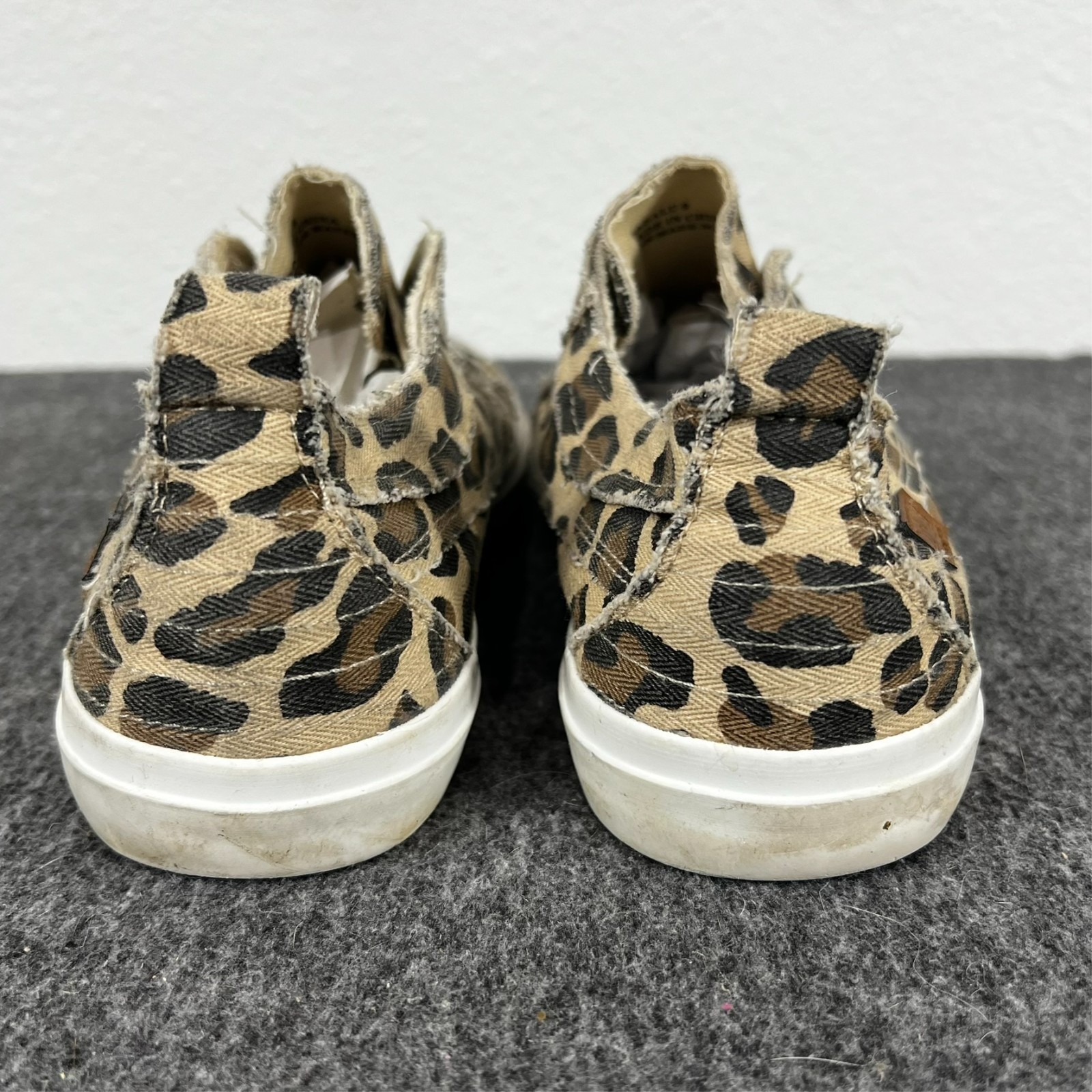 Corkys Babalu Leopard Print Sneakers Shoes Women’s 9 Slip On Low Top
