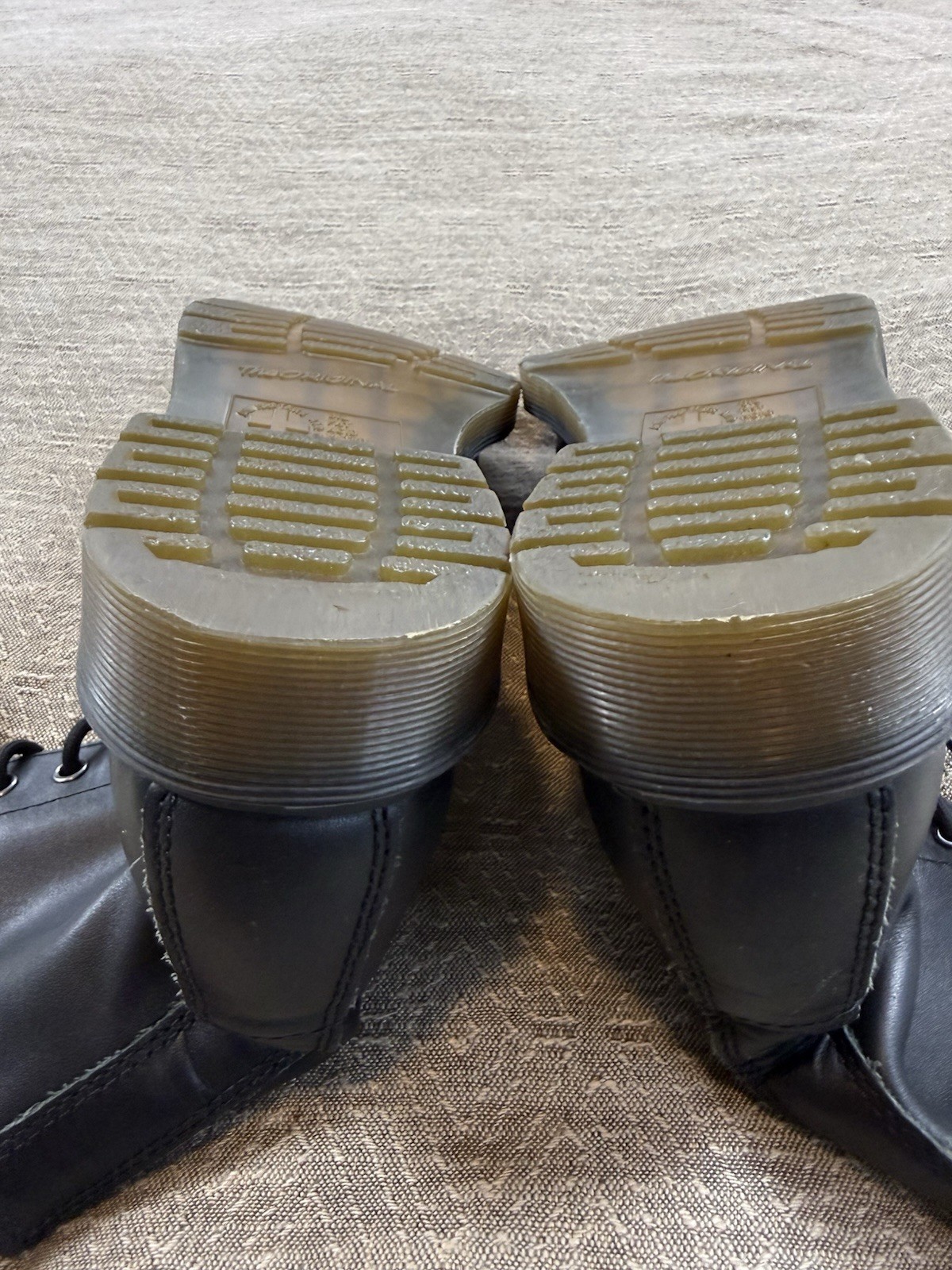 Dr. Martens 1460 Women’s Original Black Leather Lace Up Combat Boots 90s Size 7
