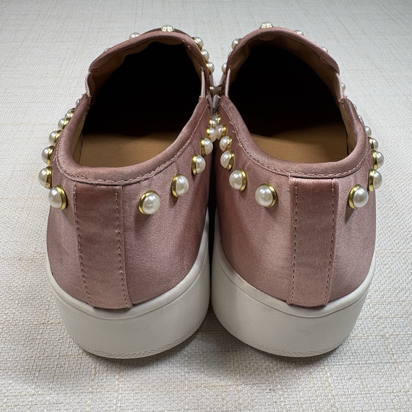 Steve Madden Garcelle Rose Pink Satin Pearl Slip-On Shoes Sneakers Size 6