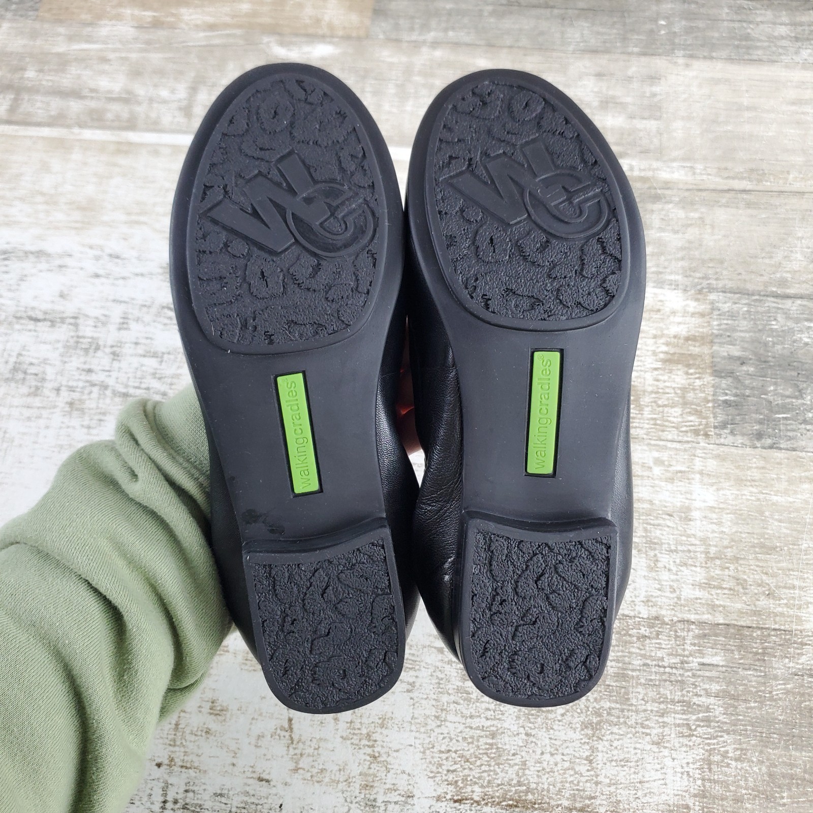 Walking Cradles Tess Womens Ballet Flat Sz 6.5 M Black Leather Slip On Round Toe