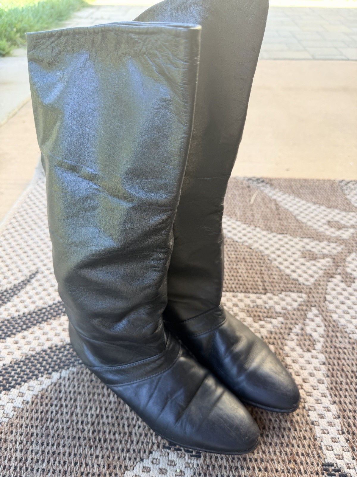 Joyce Vintage Women’s Black Leather Knee High Pull-On Riding Boots Almond Toe 9M