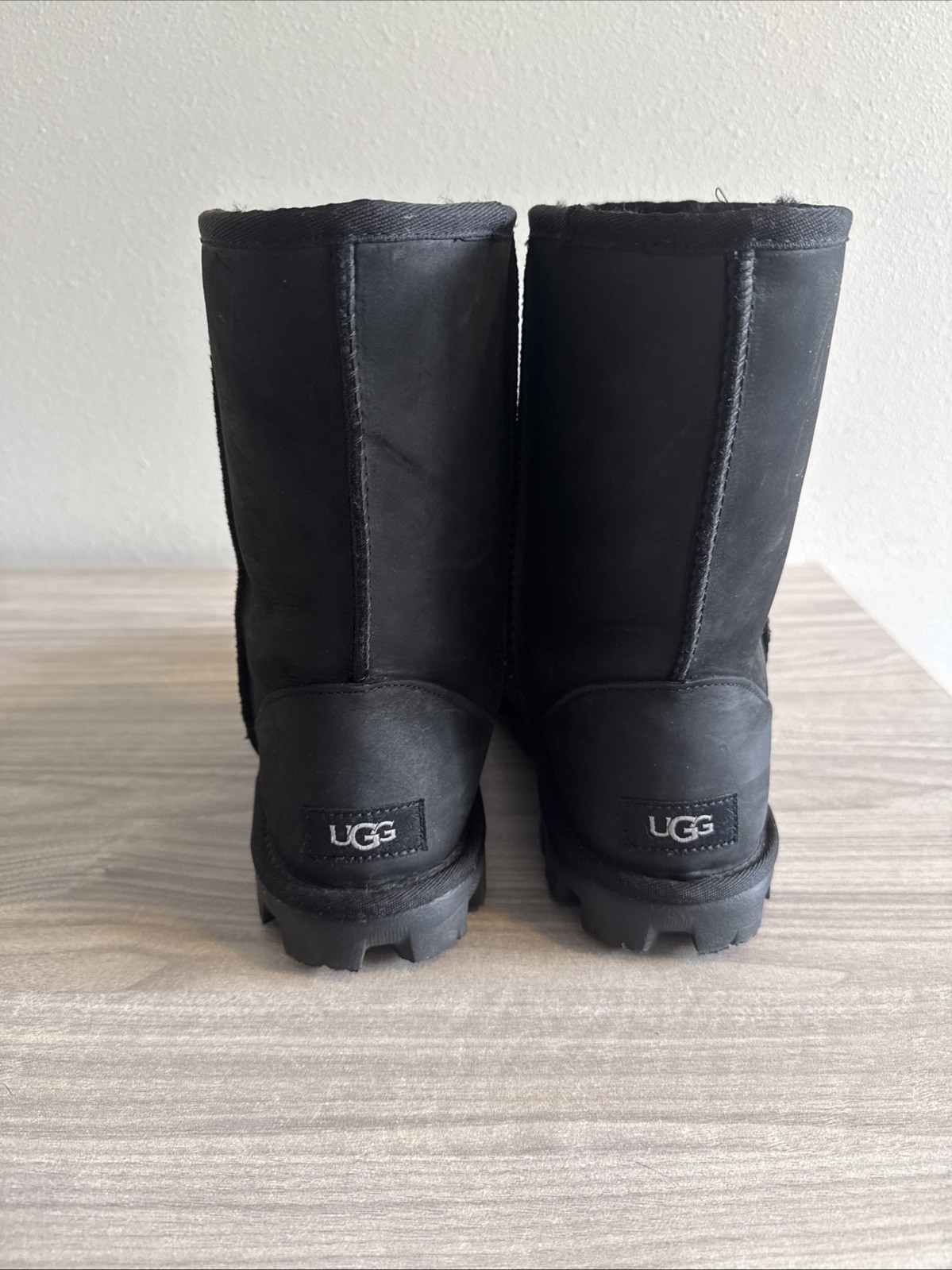 UGG Essential Short UGGpure Black Boot Womens S/N 1111513 Sz 9