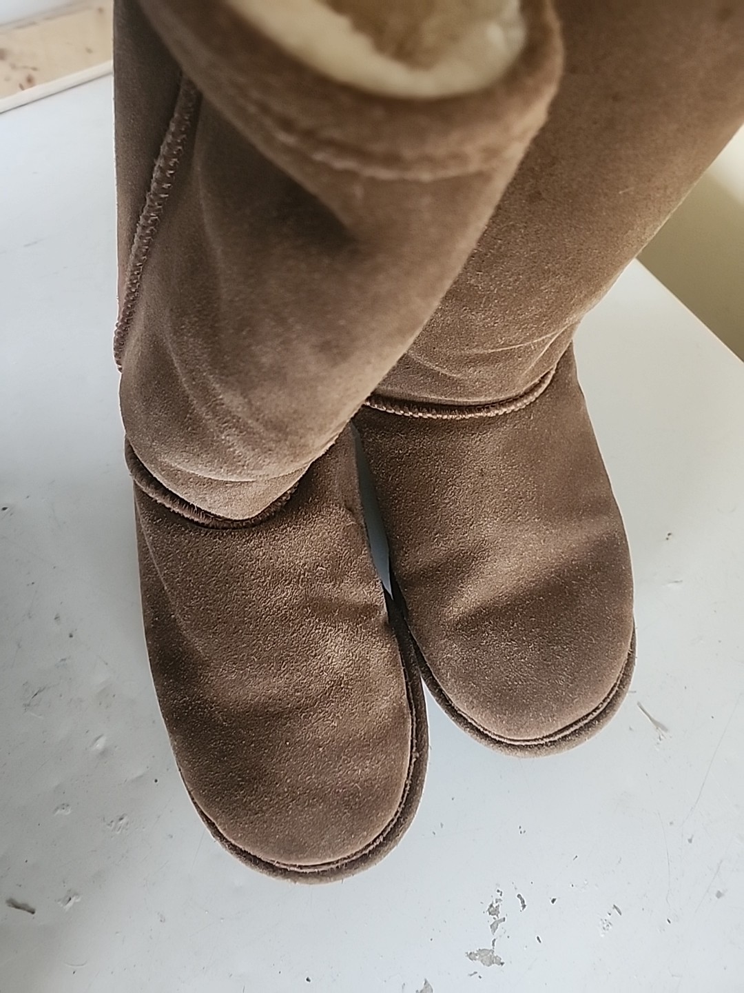 BEARPAW 608 W Emma Short Hickory Womens Casual Boots Size 6 Brown