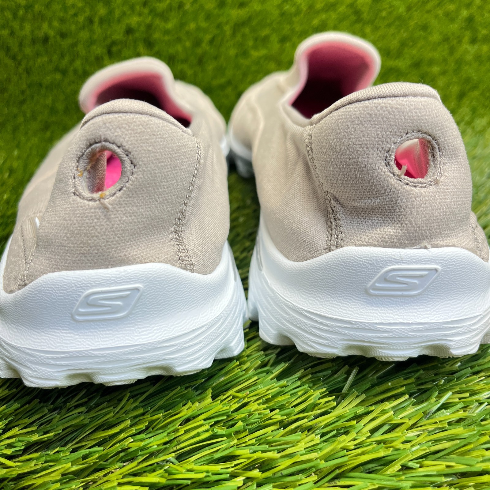 Skechers Go Walk 2 Super Sock Womens Size 11 Taupe White Athletic Shoes Sneakers