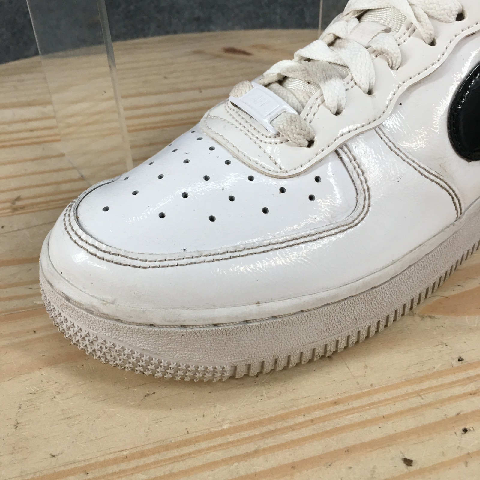 Nike Air Force 1 07 Essential Shoes Womens 8 Low Top Sneakers Black White Red