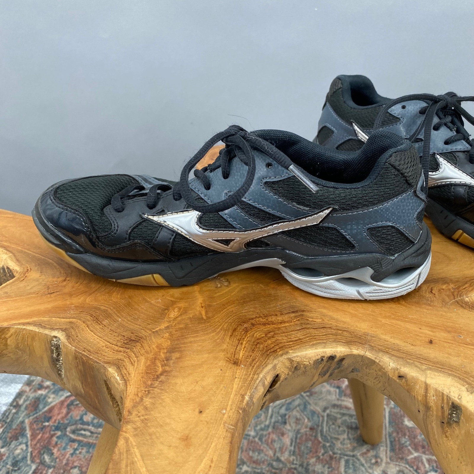 Mizuno Wave Bolt 4 Volleyball Shoes Black Silver woMens Size 7