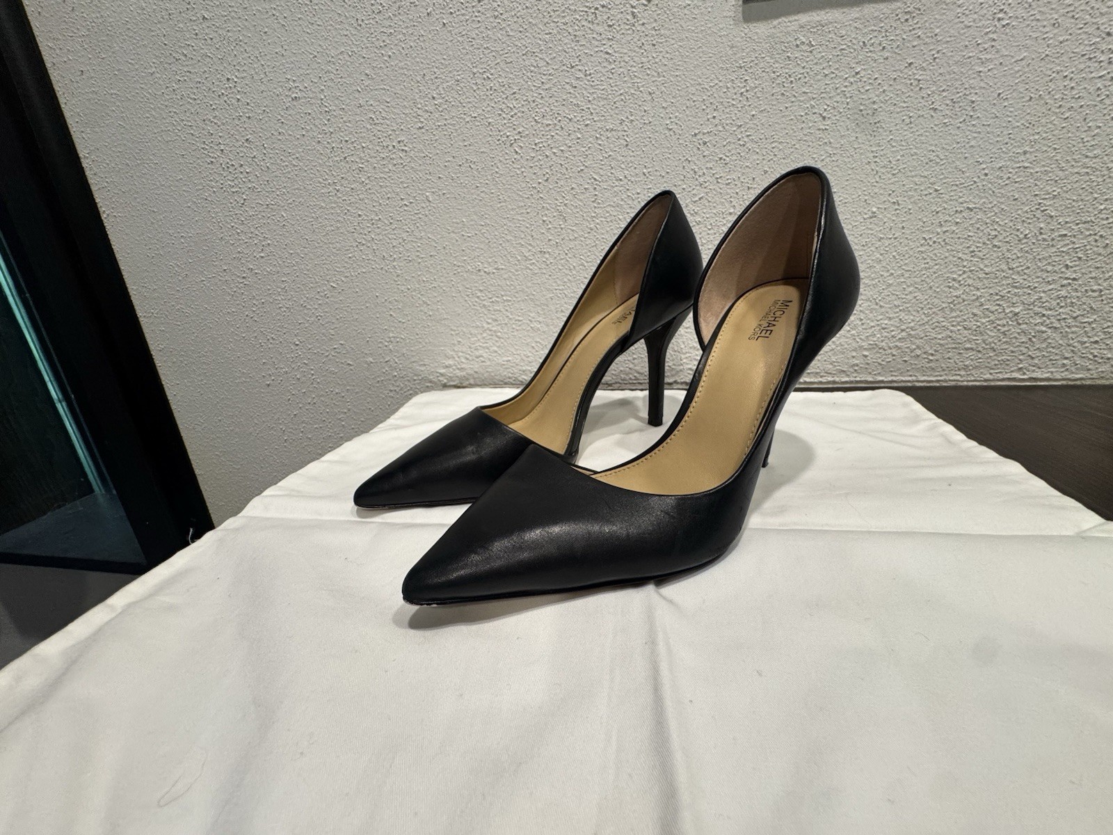 Michael Kors Women’s Black Leather Pointed Toe Stiletto Pumps 7.5M