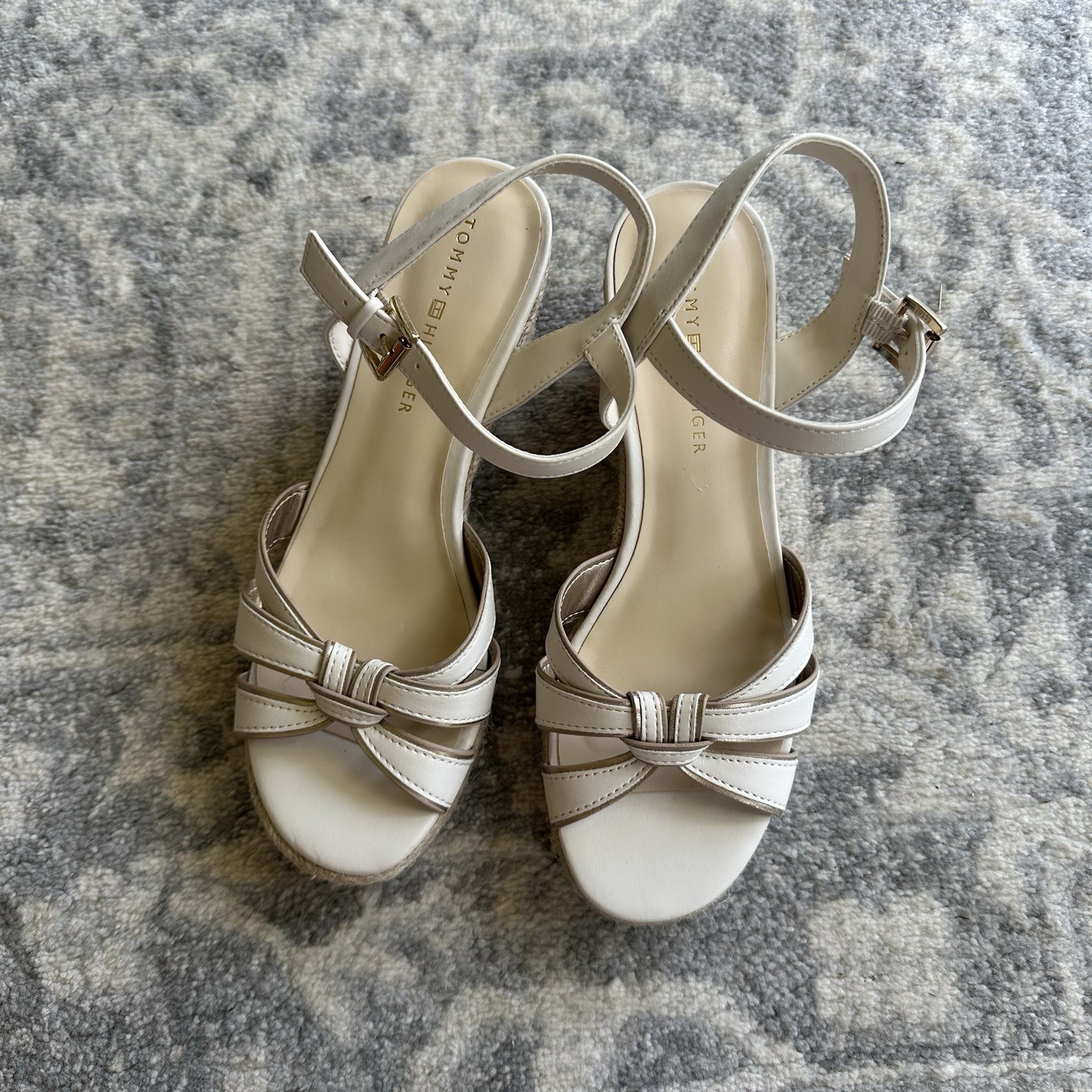 Tommy Hilfiger Gazeiy White Wedge Sandals Espadrille Ankle Strap Womens 7.5M