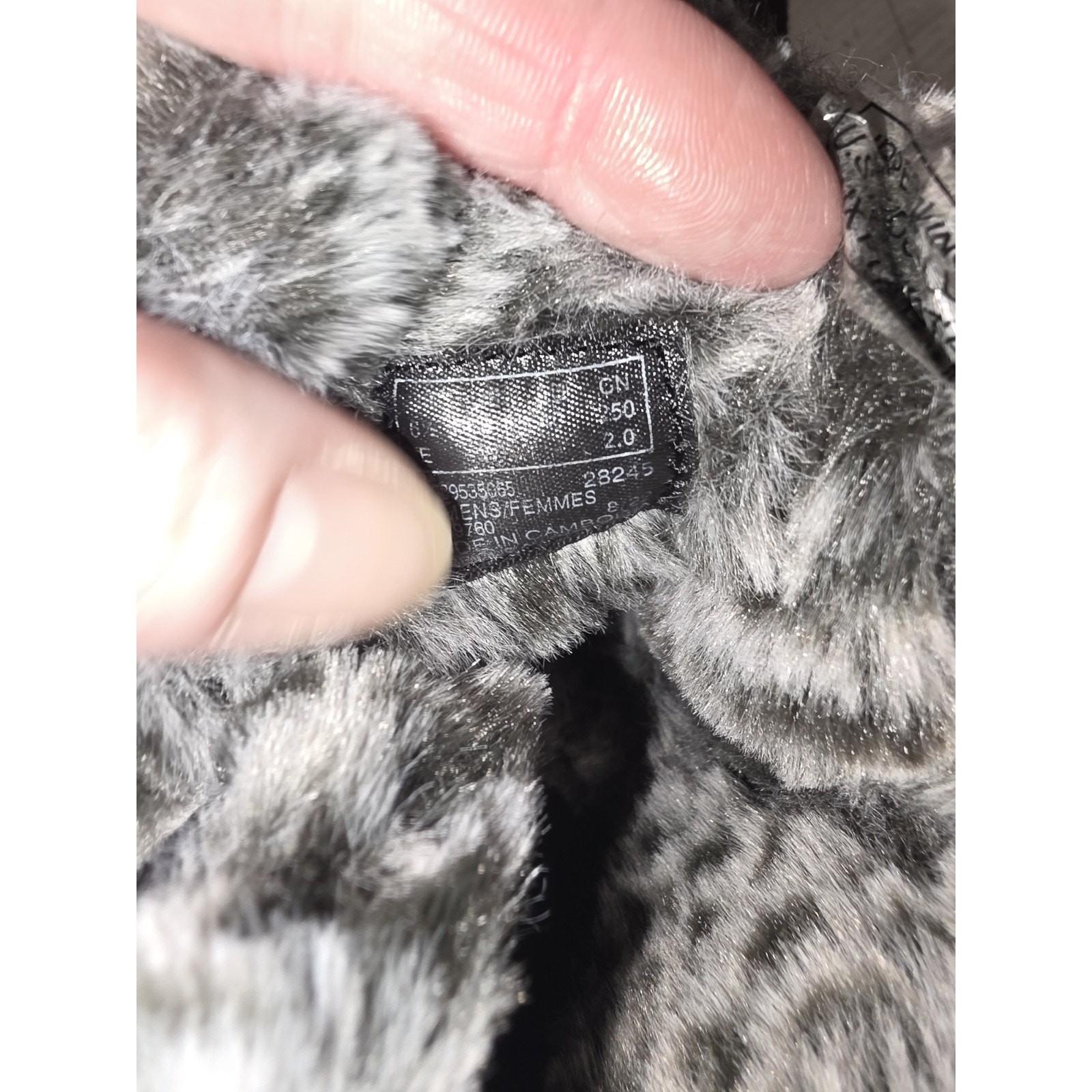 Clarks Cloudsteppers Faux Fur Lined Comfort Pull On Ankle Bootie Black Gray Sz 9
